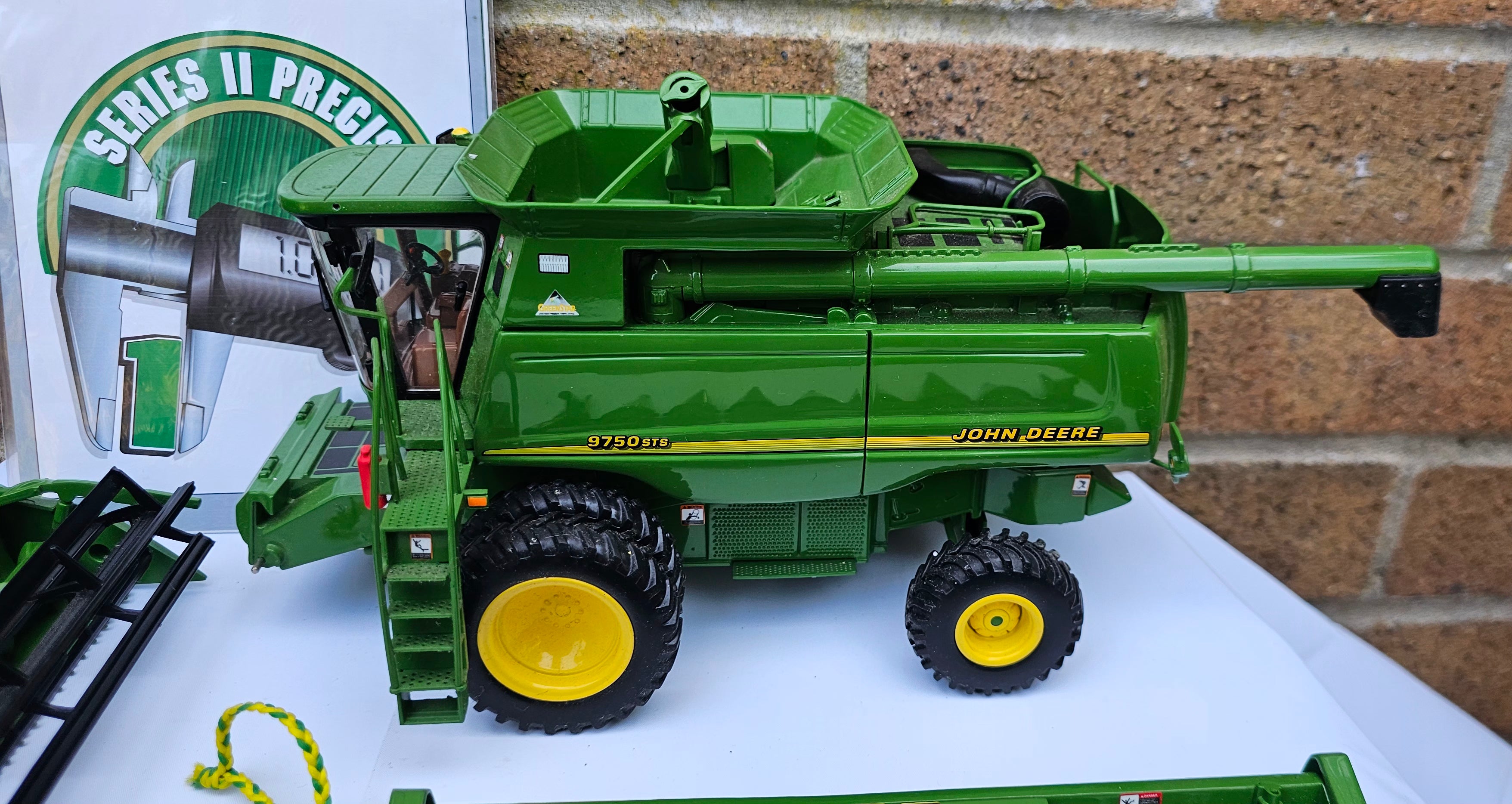 Ertl Precision John Deere 9750 STS Combine