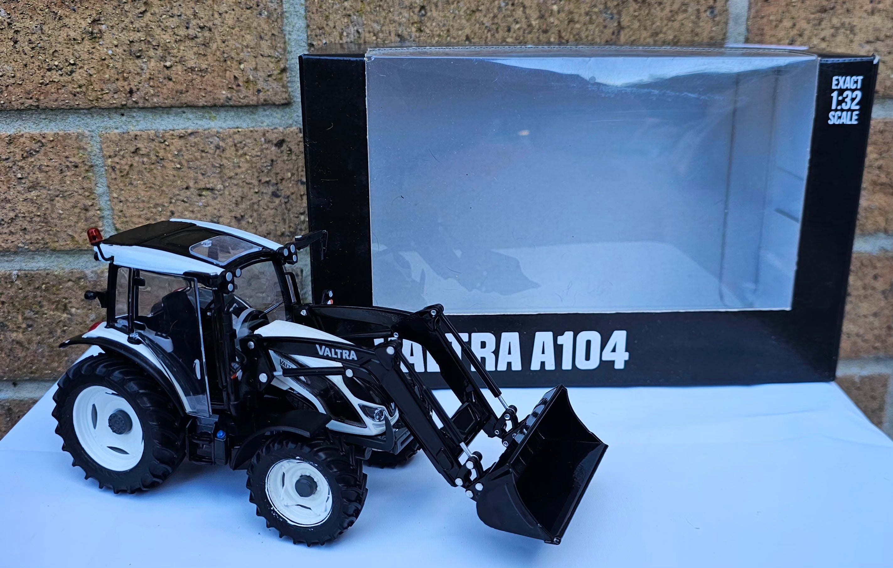 ROS Valtra A104 Tractor & Front Loader