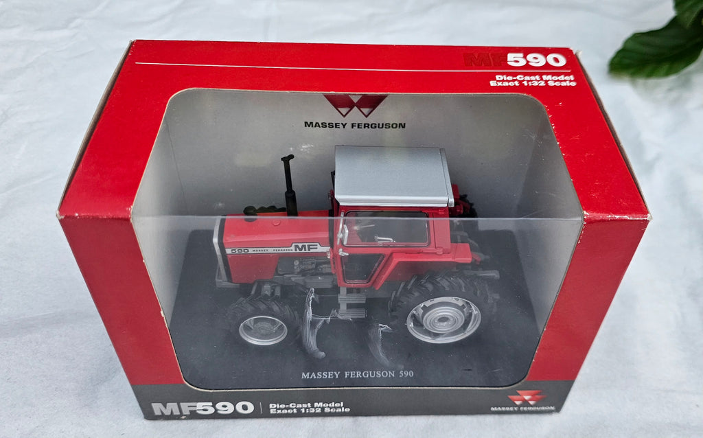Universal Hobbies Massey 590 Tractor 4WD MUH2835 Dealer Box