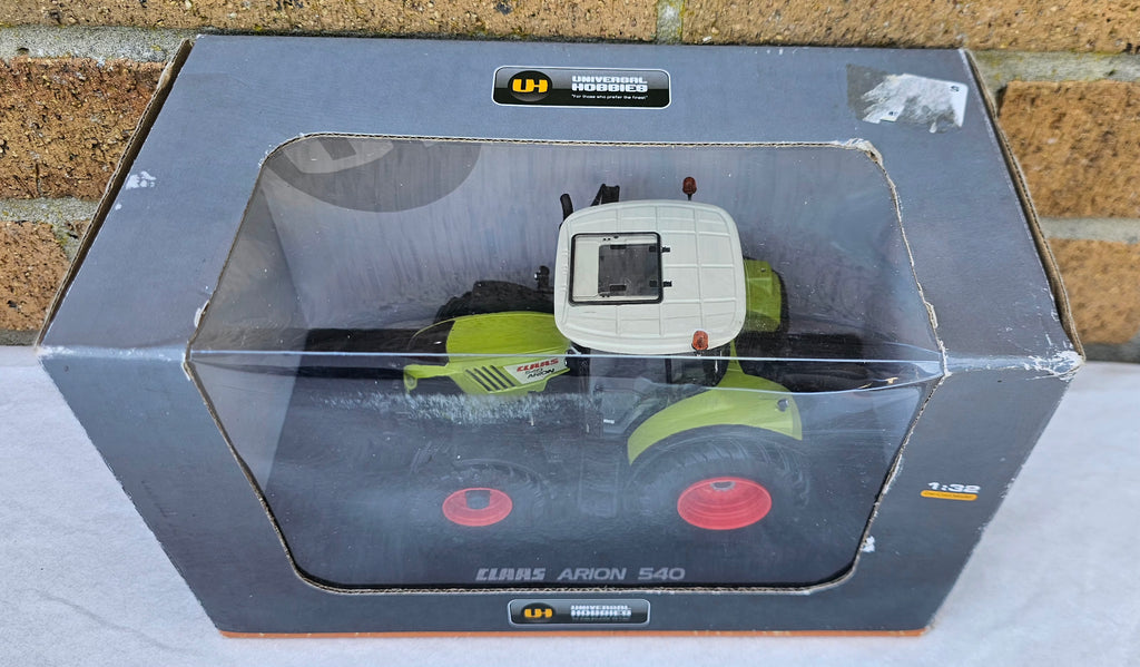 Universal Hobbies Claas Arion 540 Tractor UH4250