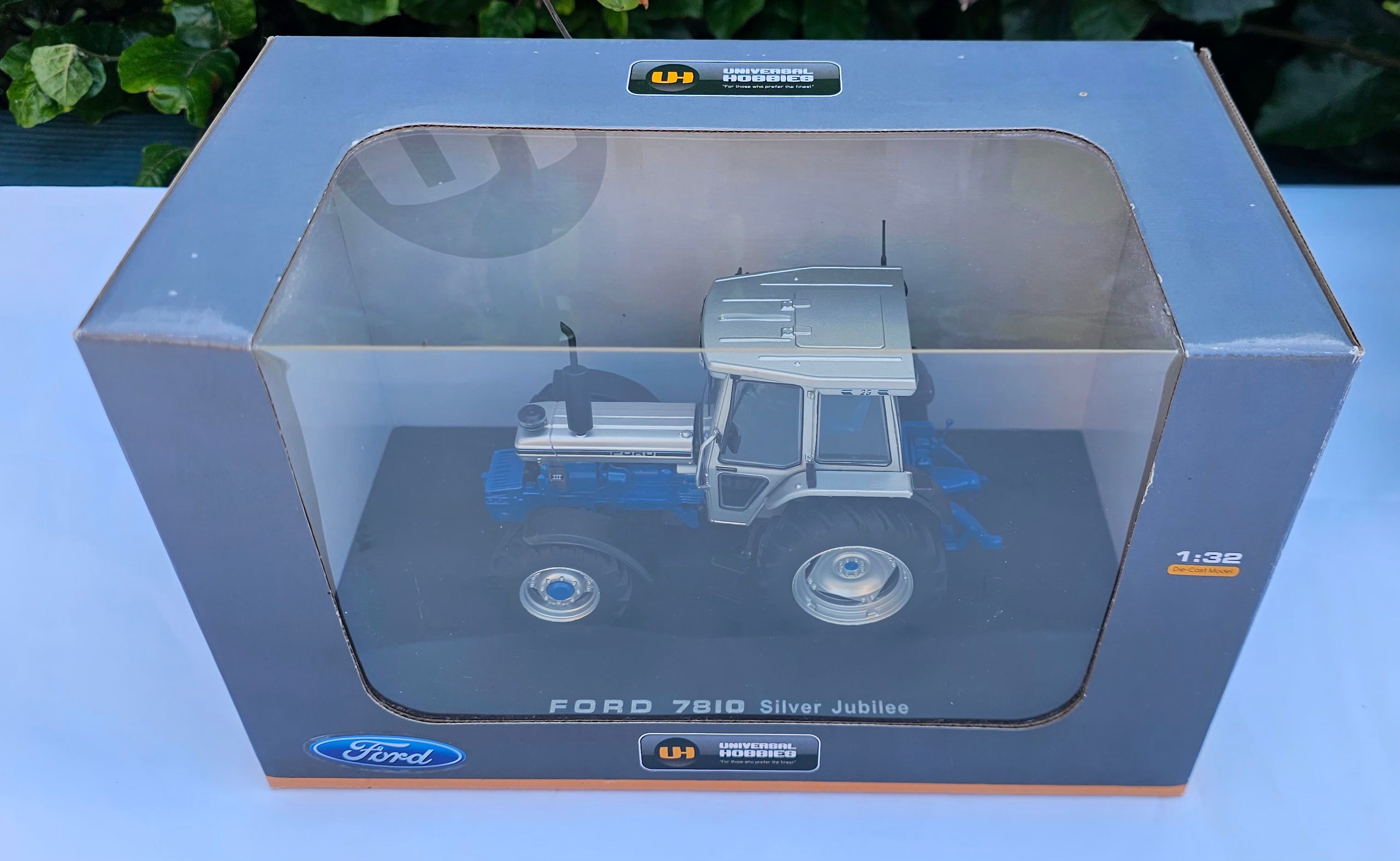 Universal Hobbies Ford 7810 Tractor Silver Jubilee UH2882