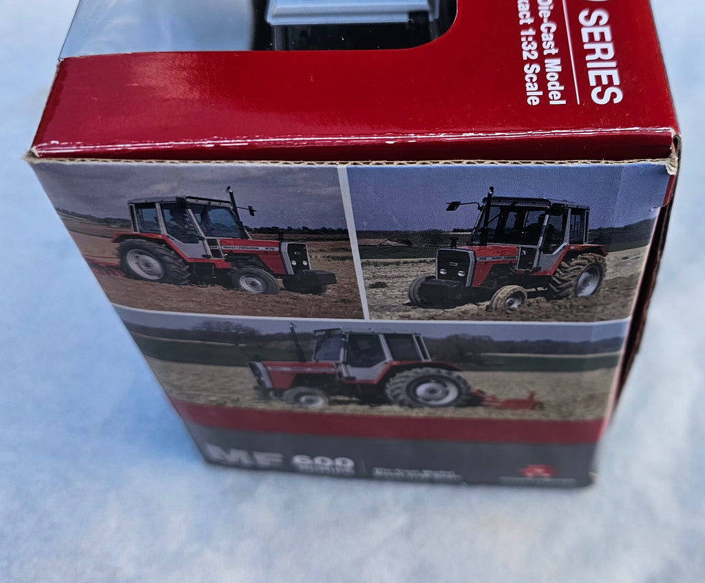 Universal Hobbies Massey Ferguson 675 4WD Tractor