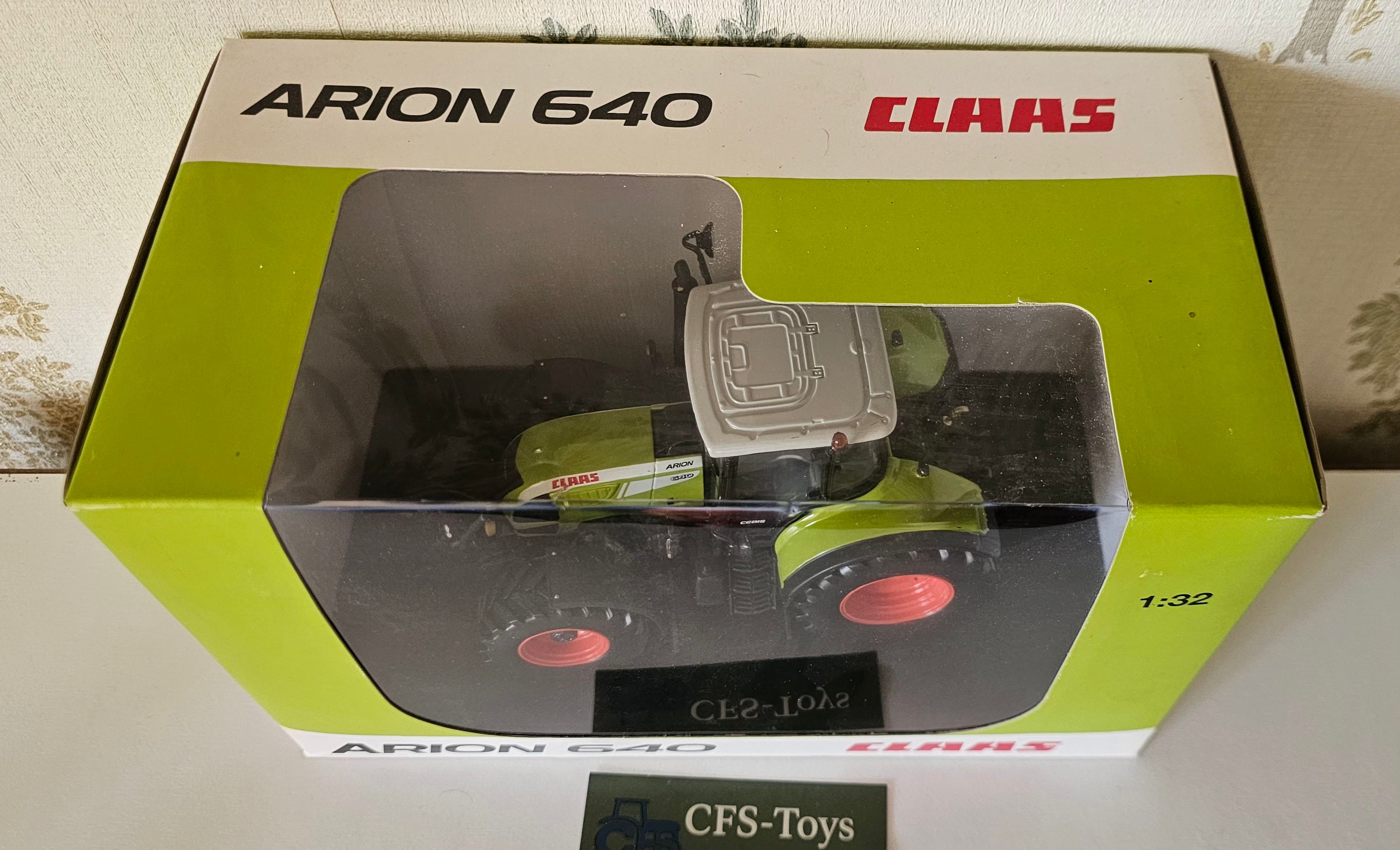 Universal Hobbies CLAAS Arion 640 Tractor Dealer Box