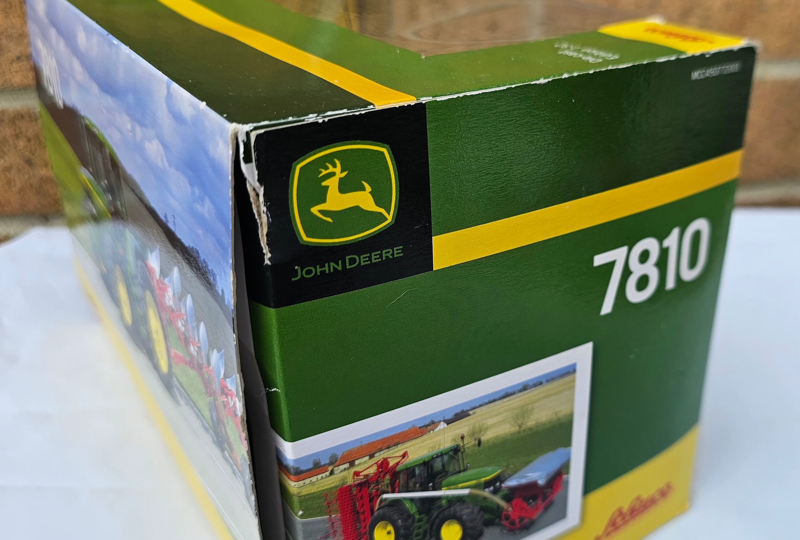 Schuco John Deere 7810 Tractor