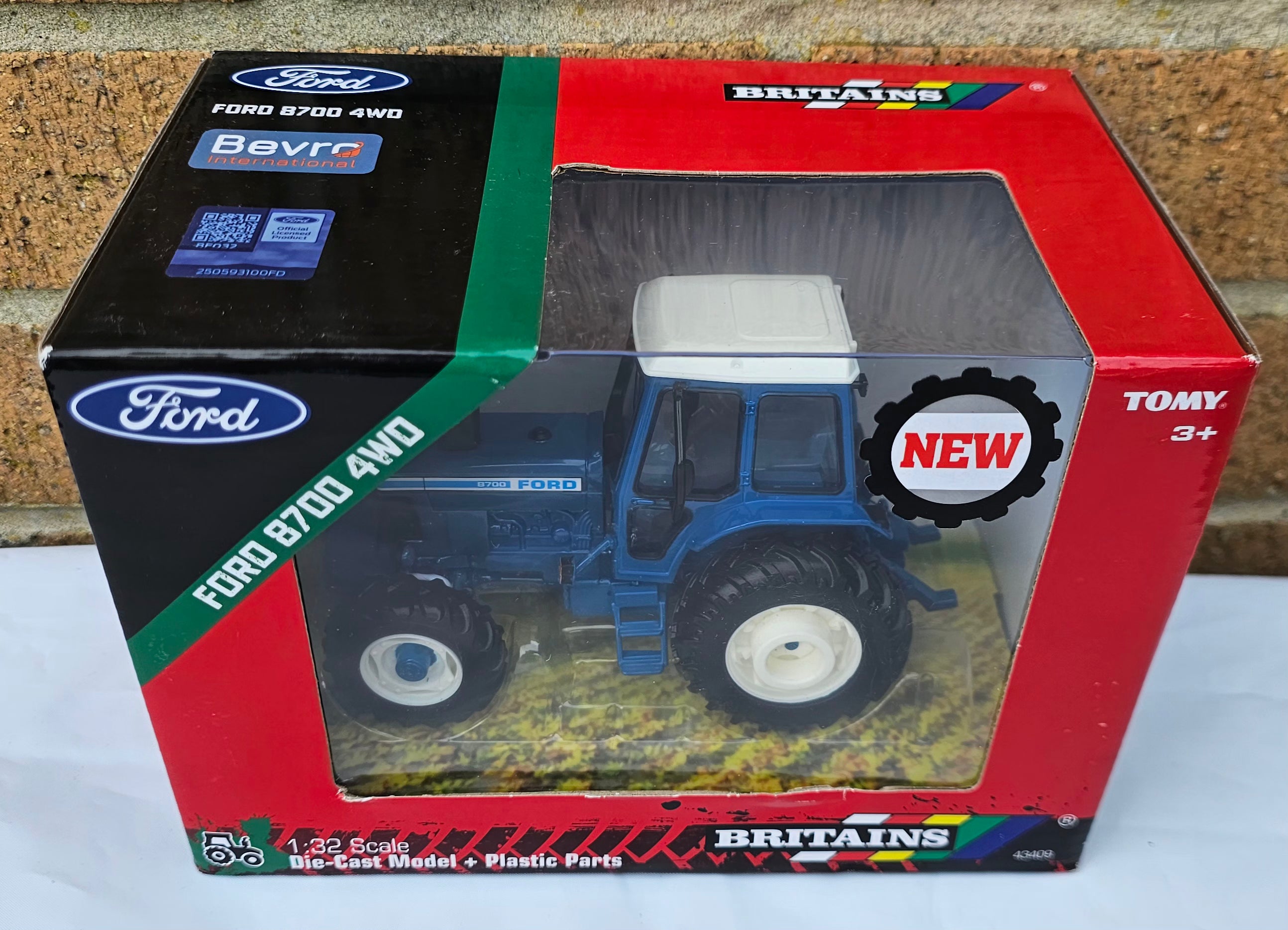 Britains Ford 8700 4wd Tractor 43409