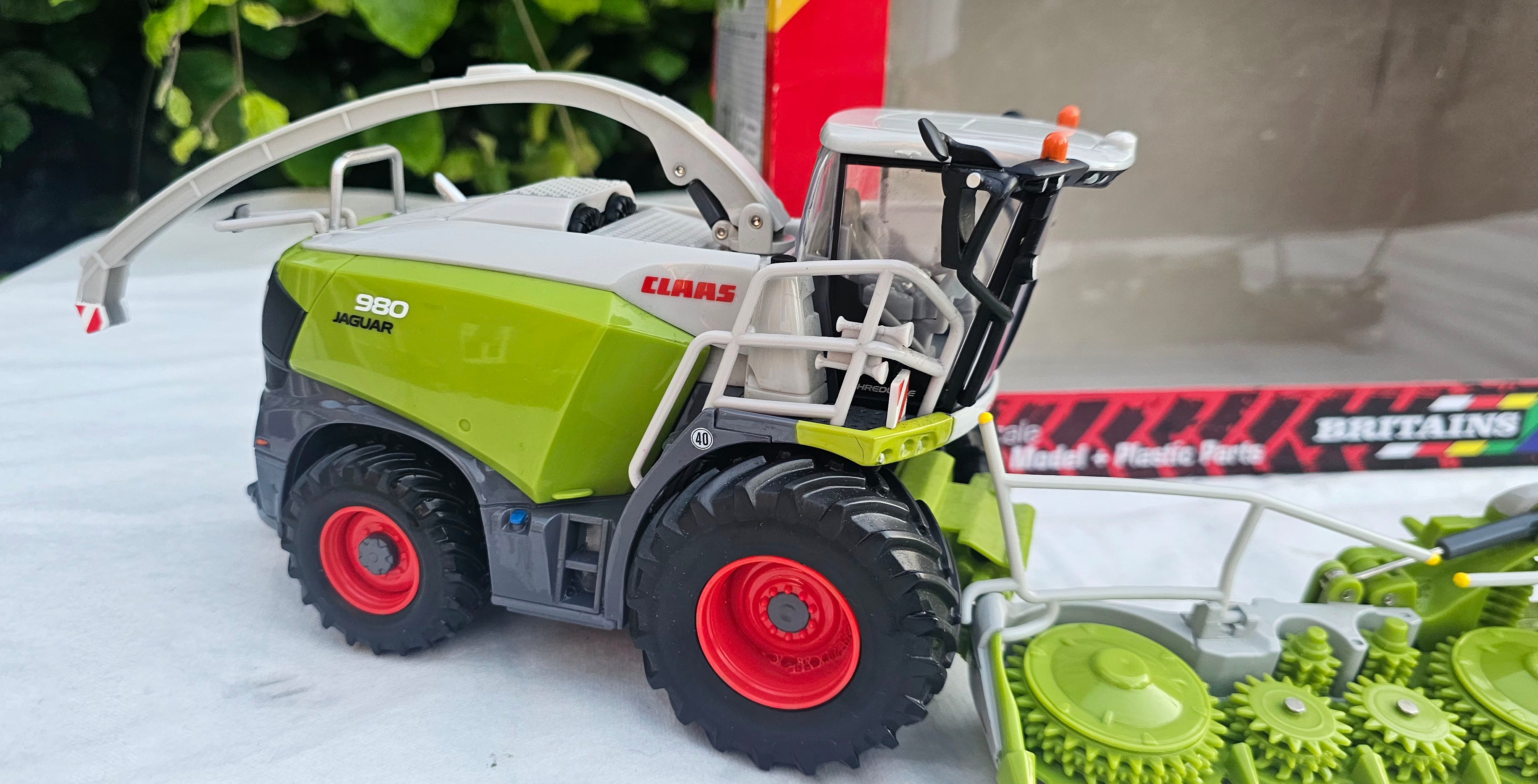 Britains Claas Jaguar 980 & Orbis 900 Forager