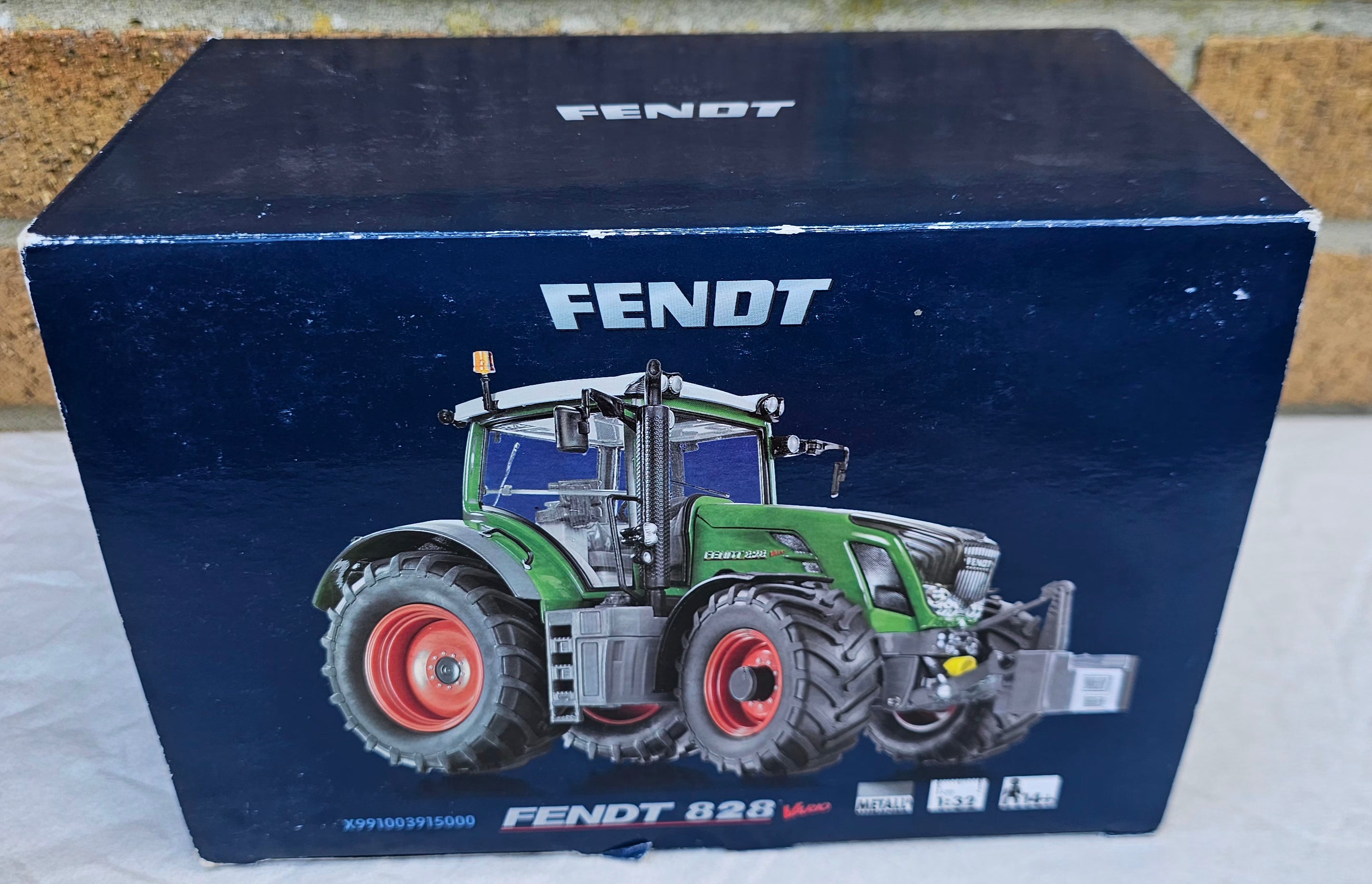 Wiking Fendt 828 Vario Tractor