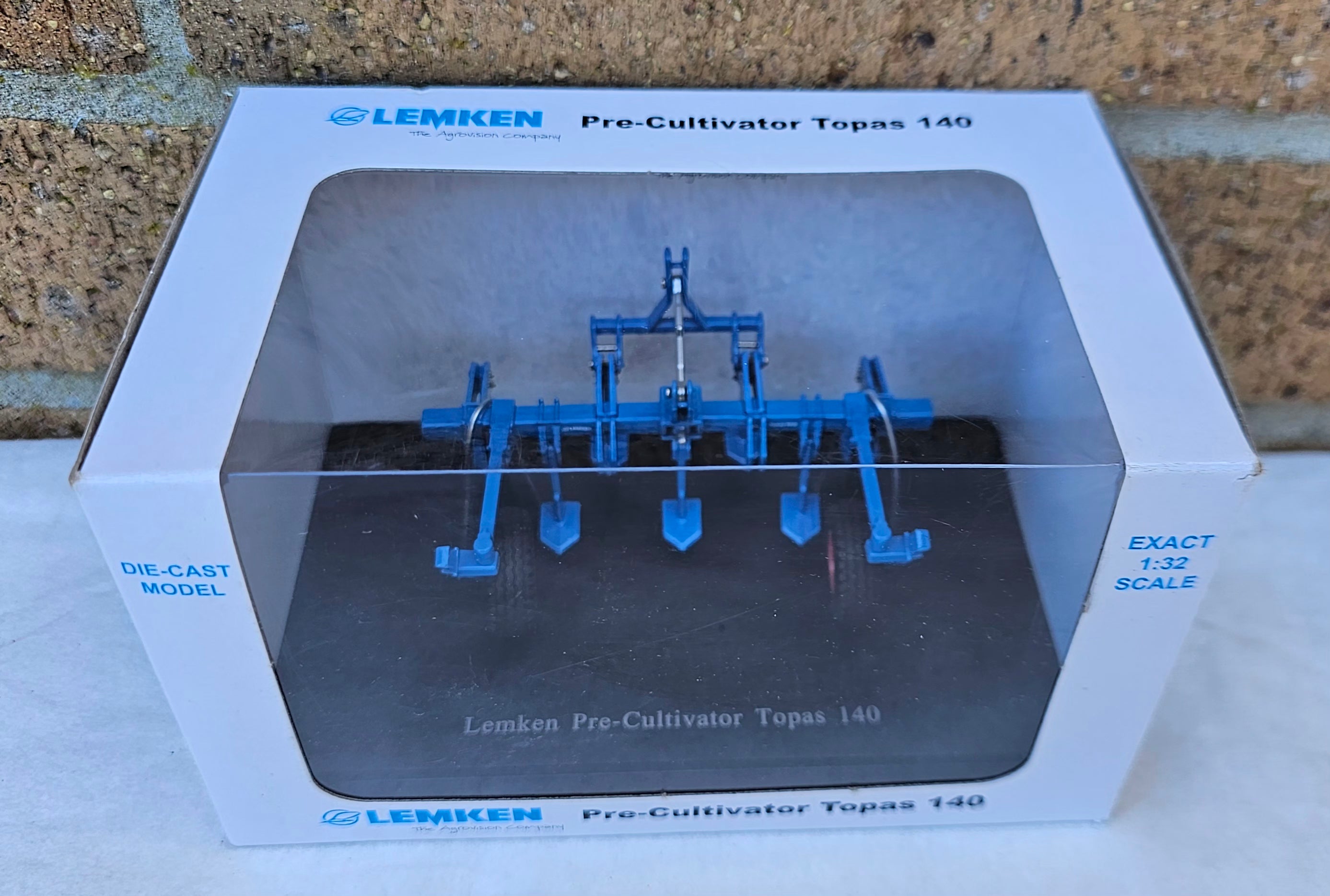 Universal Hobbies Lemken Pre-Cultivator Topas 140 UH5259
