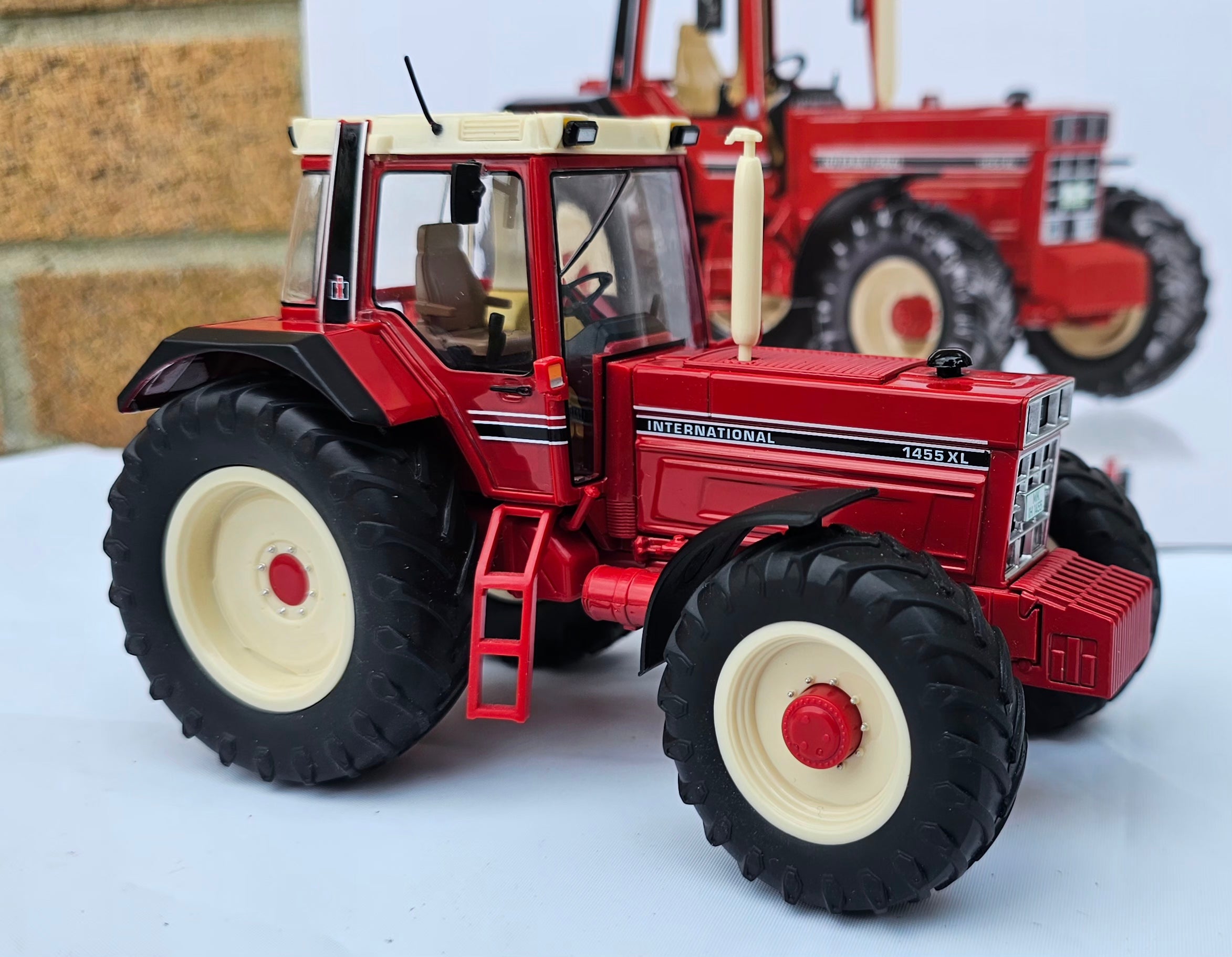 Wiking International IH 1455XL Tractor