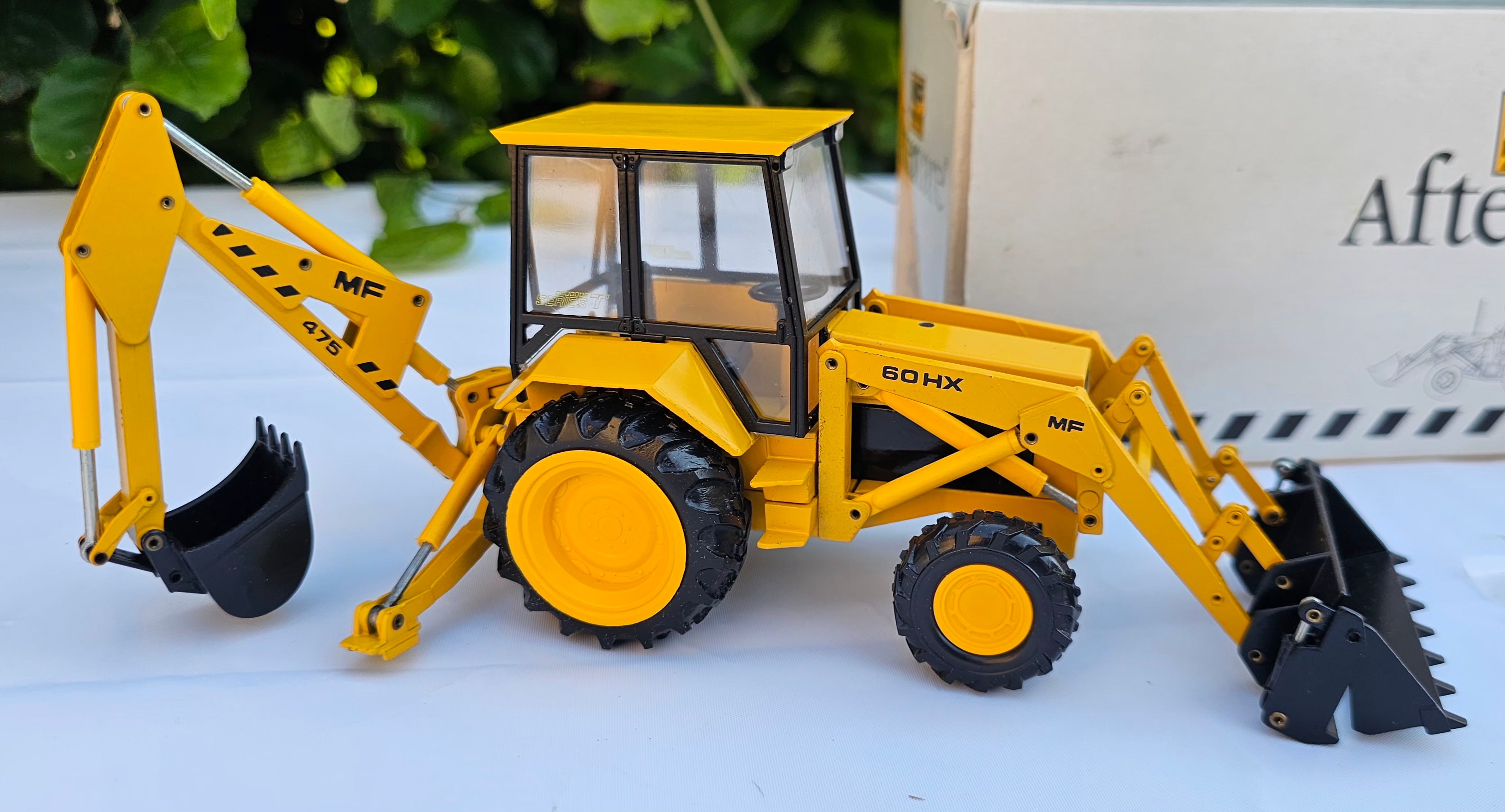 Conrad MF 60HX Massey Ferguson Backhoe Loader Stabilsier