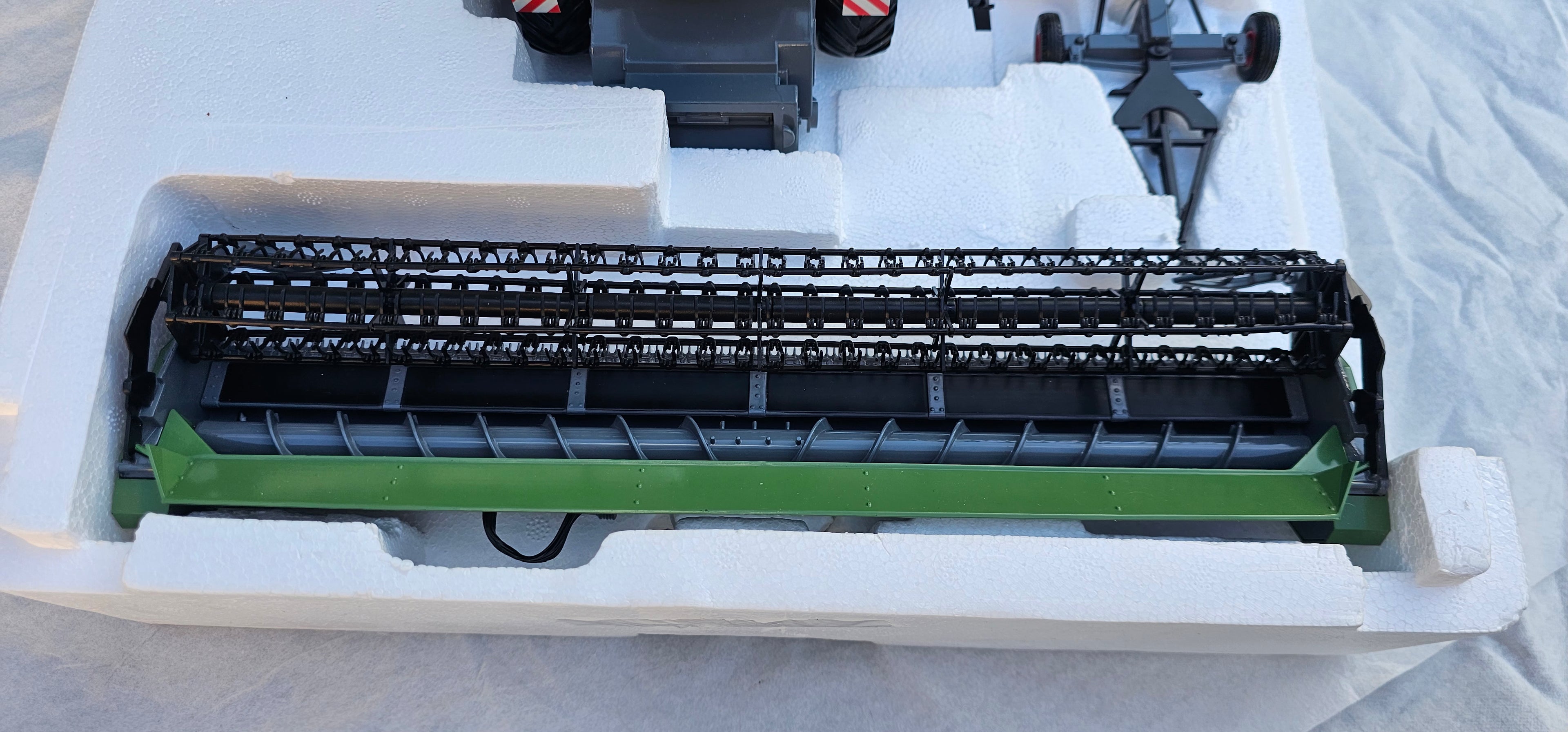 Schuco Fendt 9460R Mähdrescher Combine