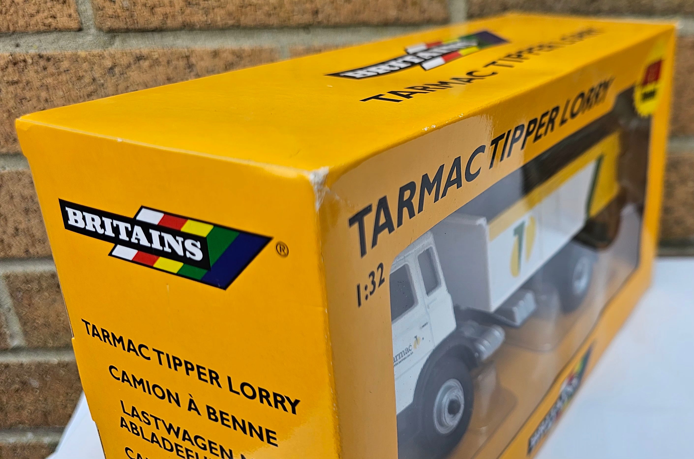Britains Tarmc Tipper Lorry 40746