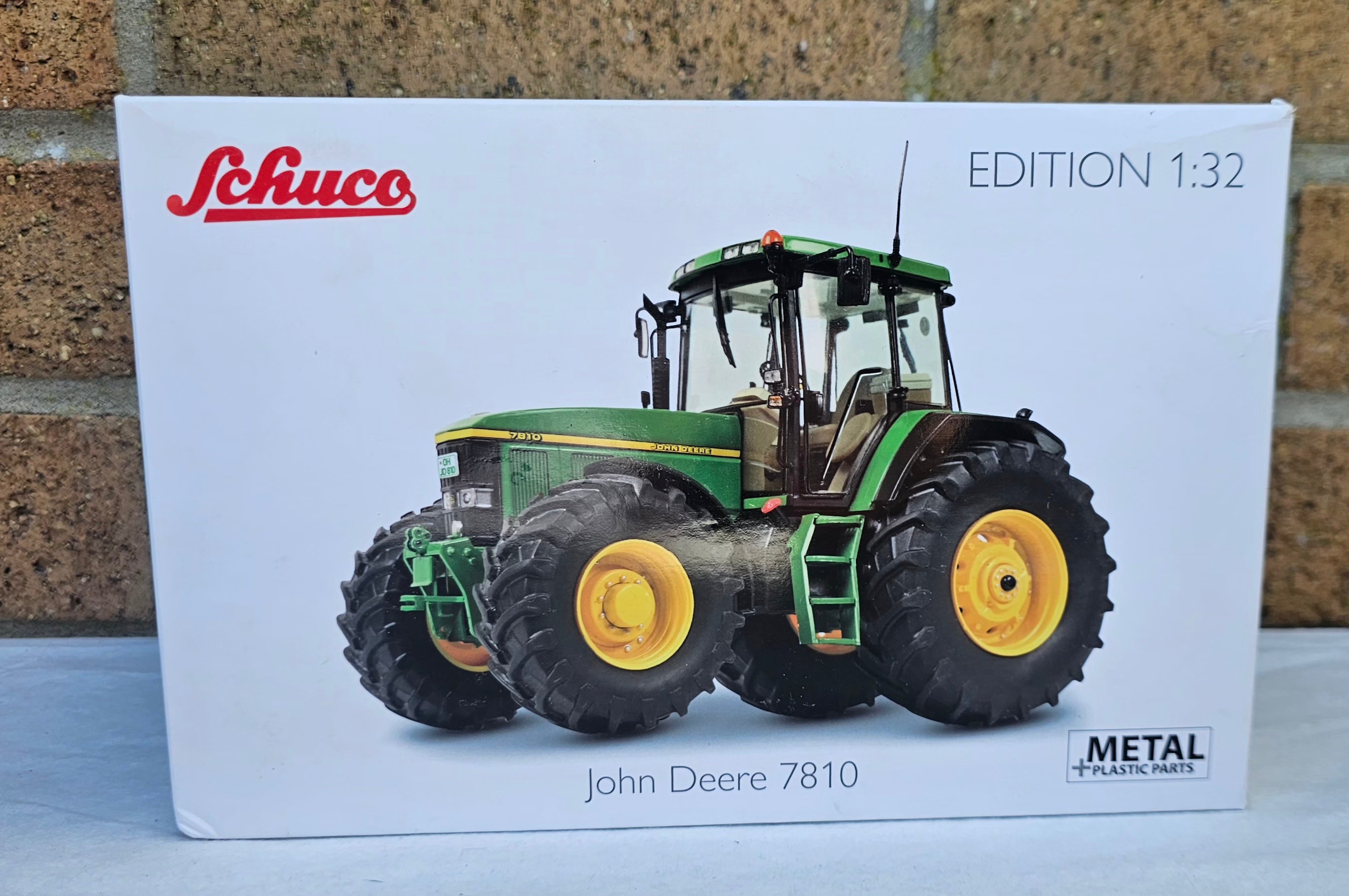 Schuco John Deere 7810 Tractor