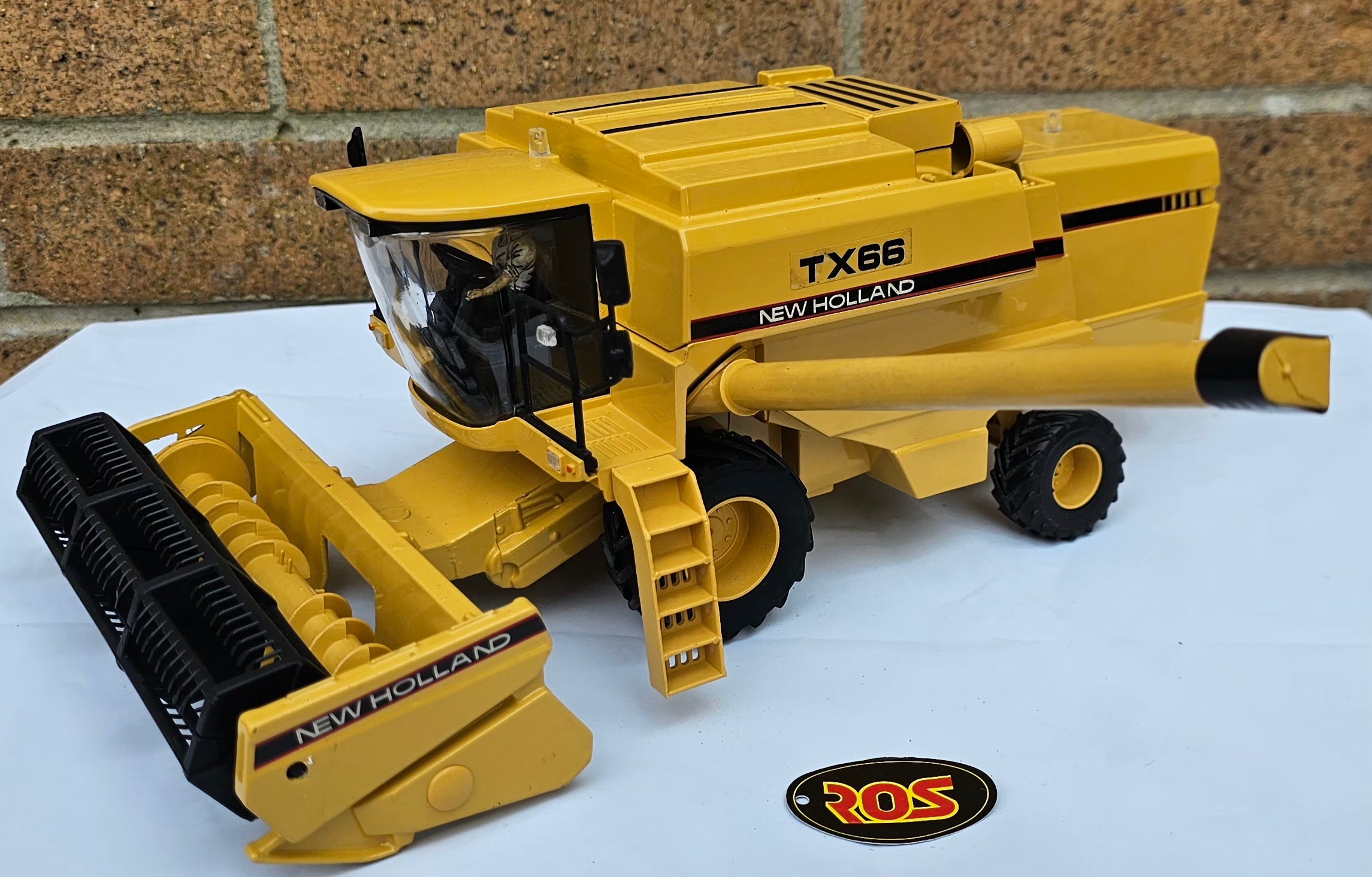 Ros New Holland TX66 Combine