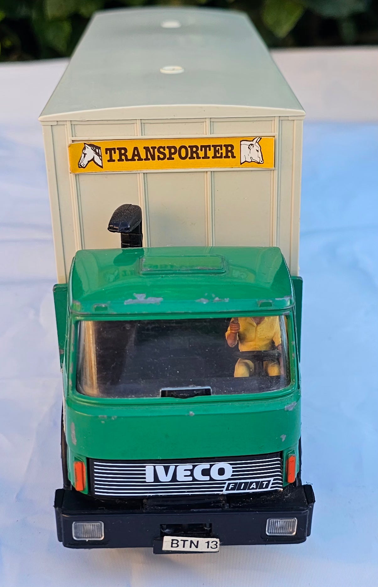 Britains Iveco Cattle Livestock Lorry Transporter Green