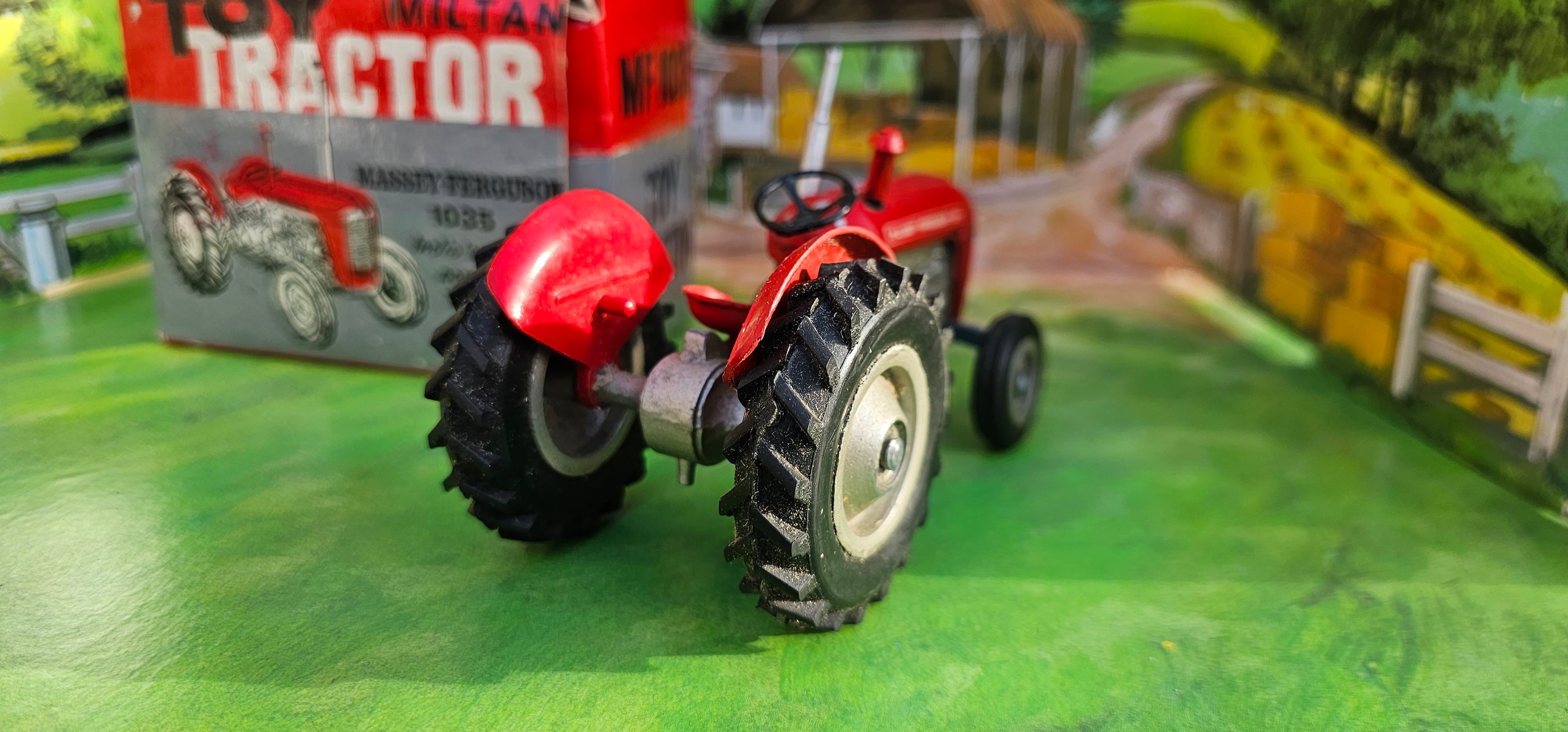Maxwell Massey Ferguson 1035 35 Tractor Miltan