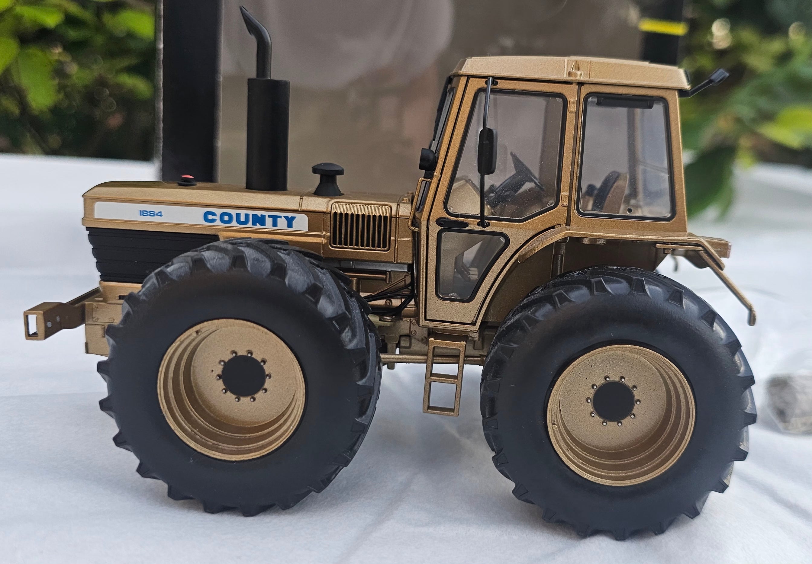 Marge Models County 1884 Tractor Gold Limited Edition 108/250
