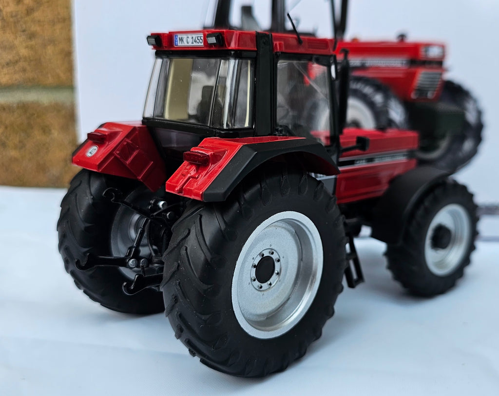 Wiking Case IH International 1455XL Tractor