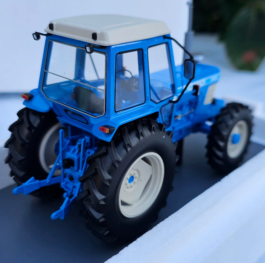 Schuco Ford 8210 Tractor