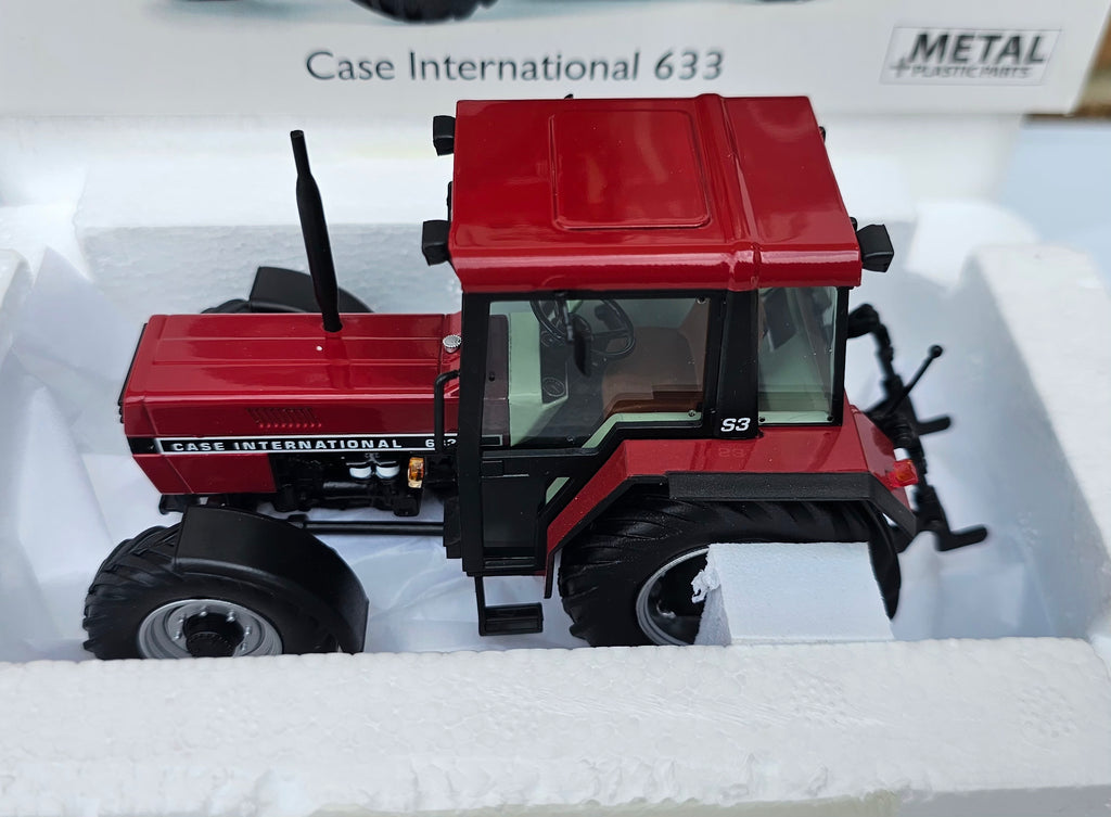 Schuco Case International 633 Tractor