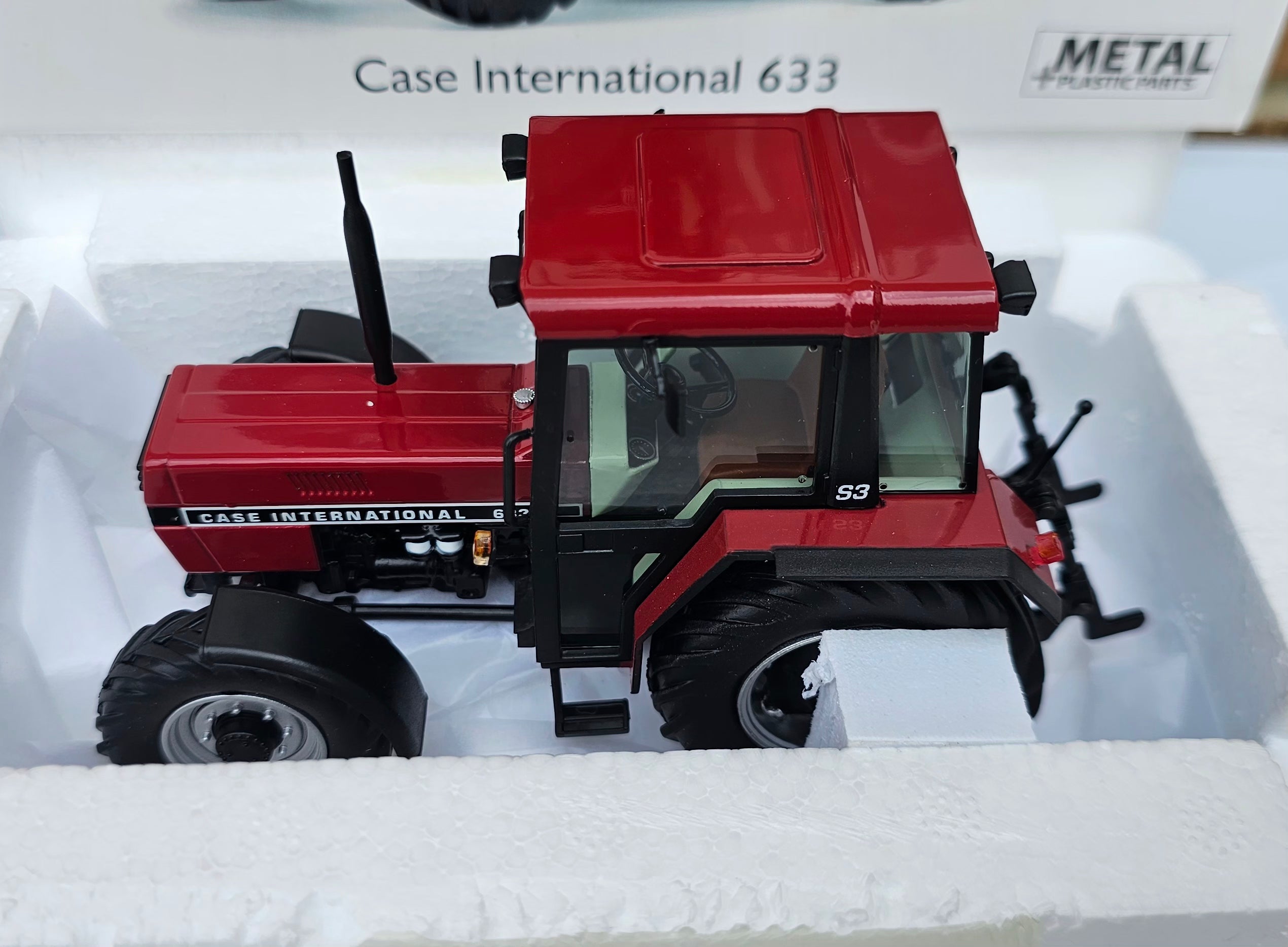 Schuco Case International 633 Tractor