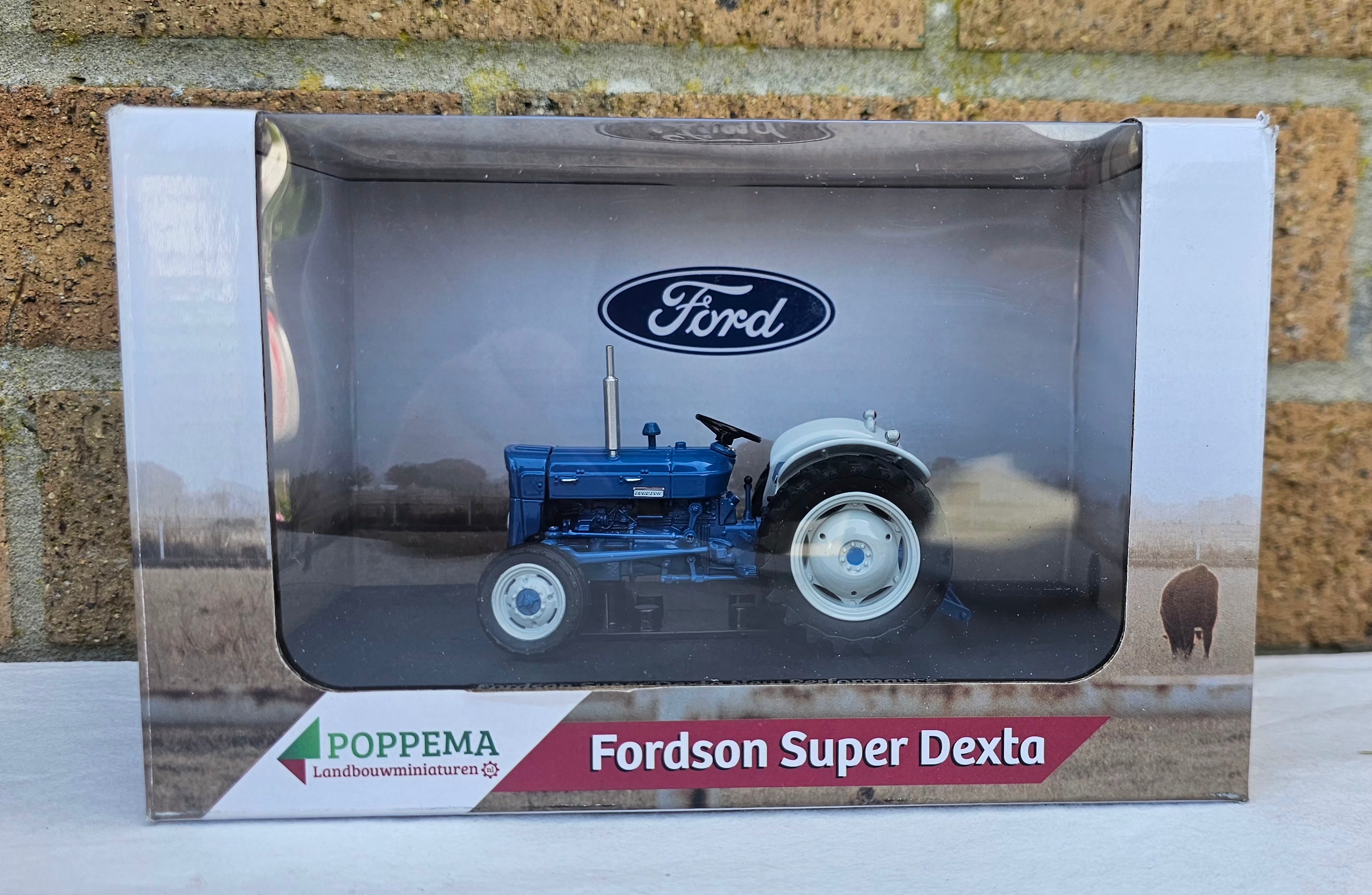Universal Hobbies Fordson Super Dexta UH6271
