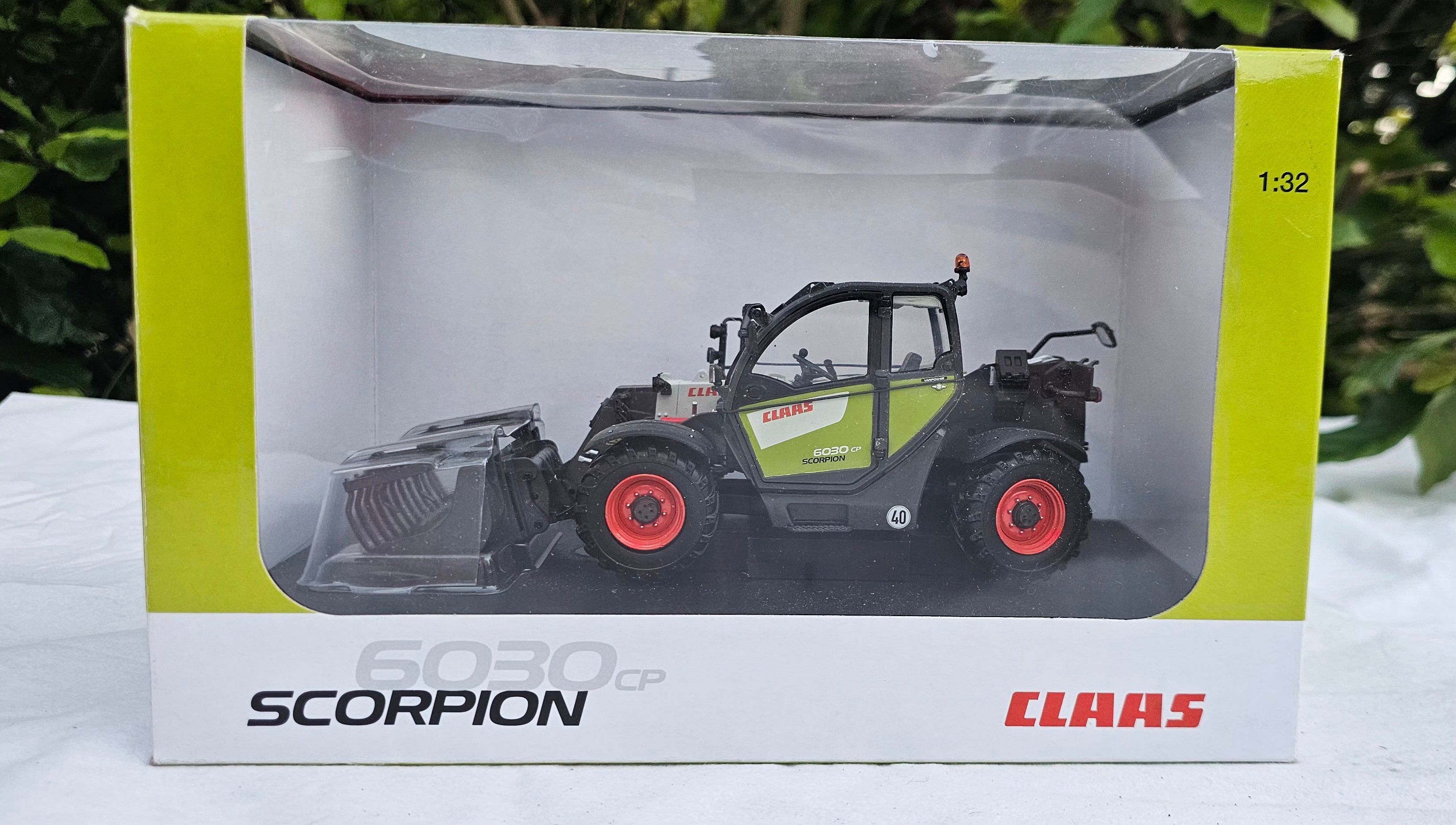 Universal Hobbies Claas Scorpion 6030 CP Telehandler Dealer Box