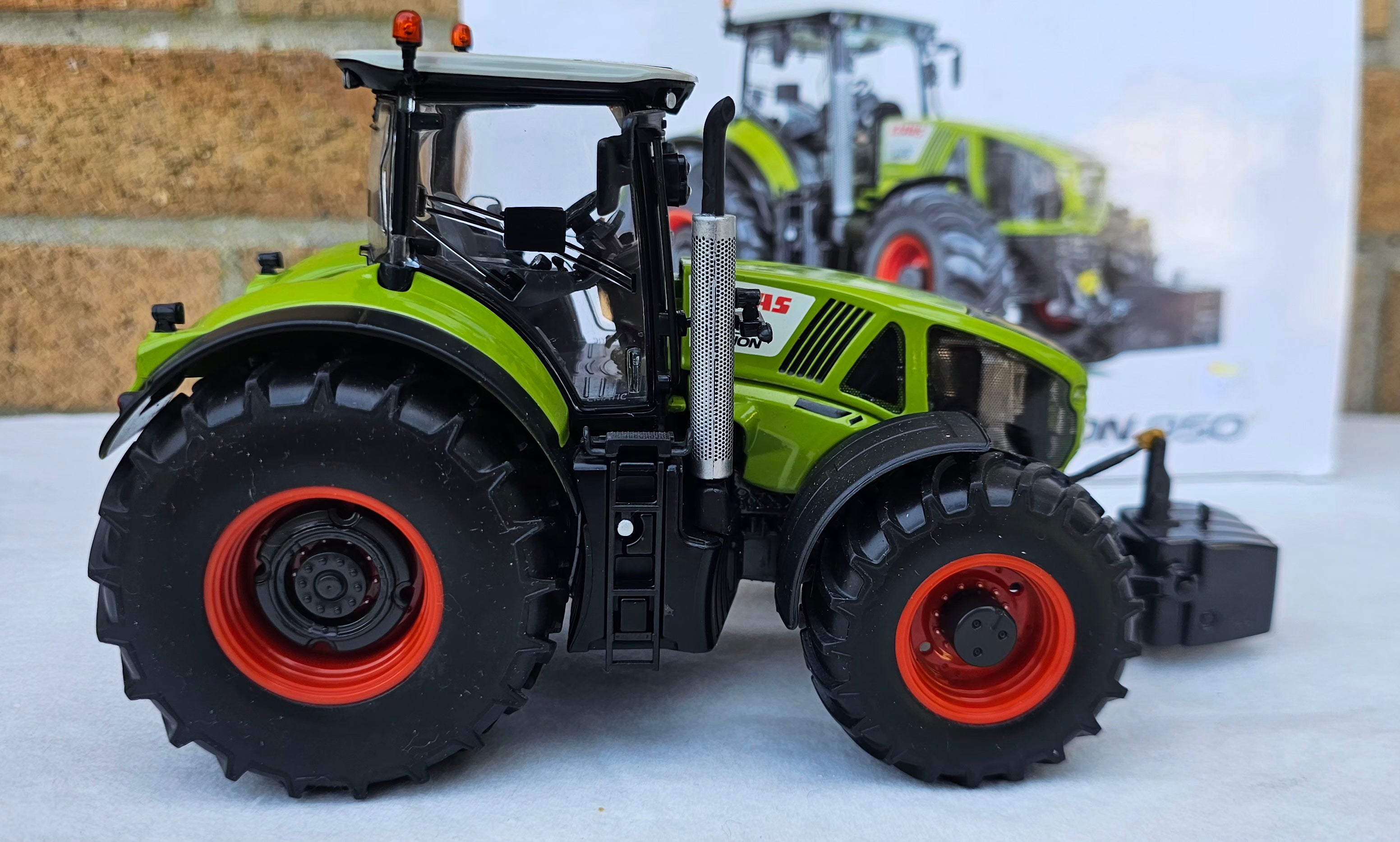 Wiking Claas Axion 950 Tractor