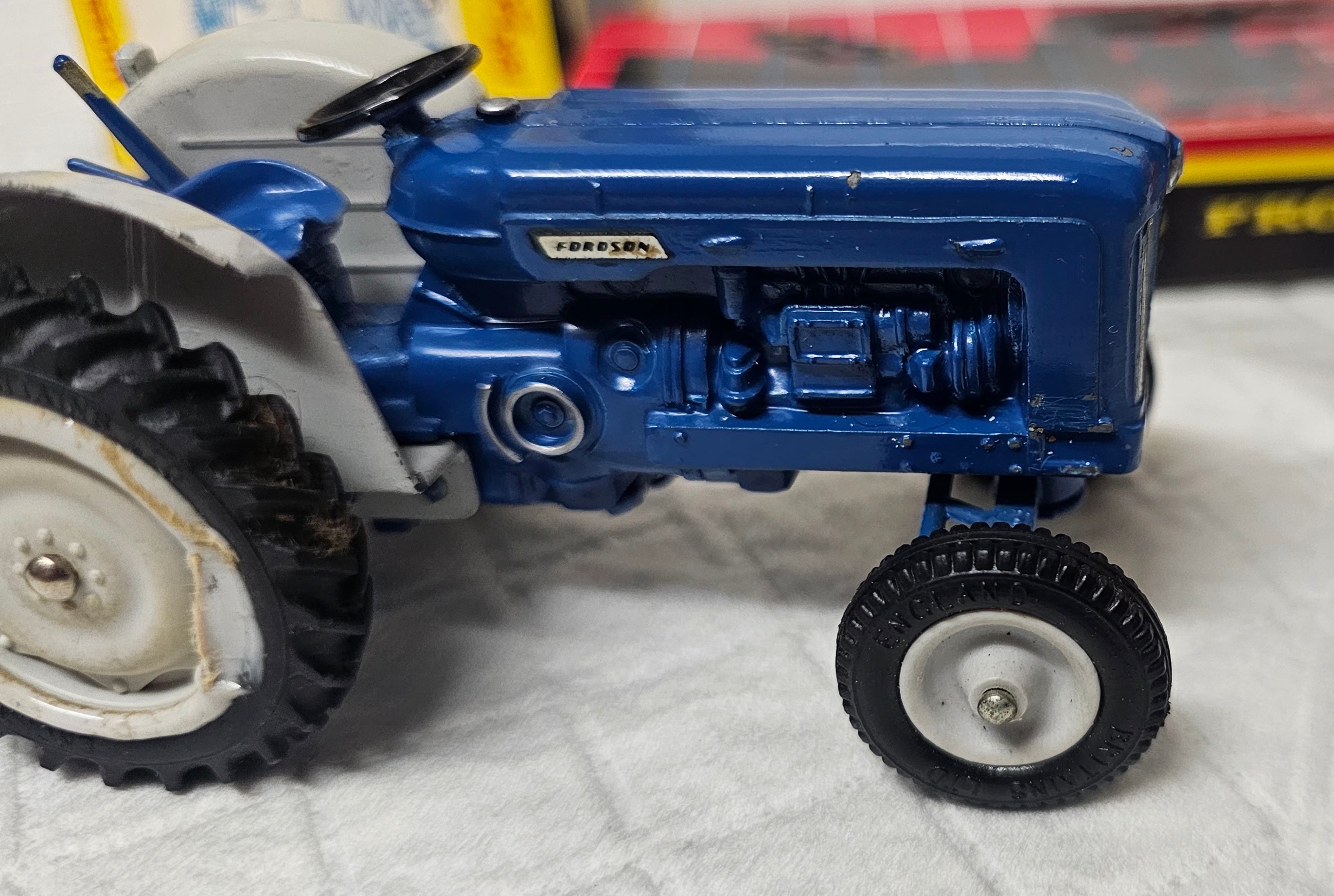 Britains Fordson Super Major Tractor 9525