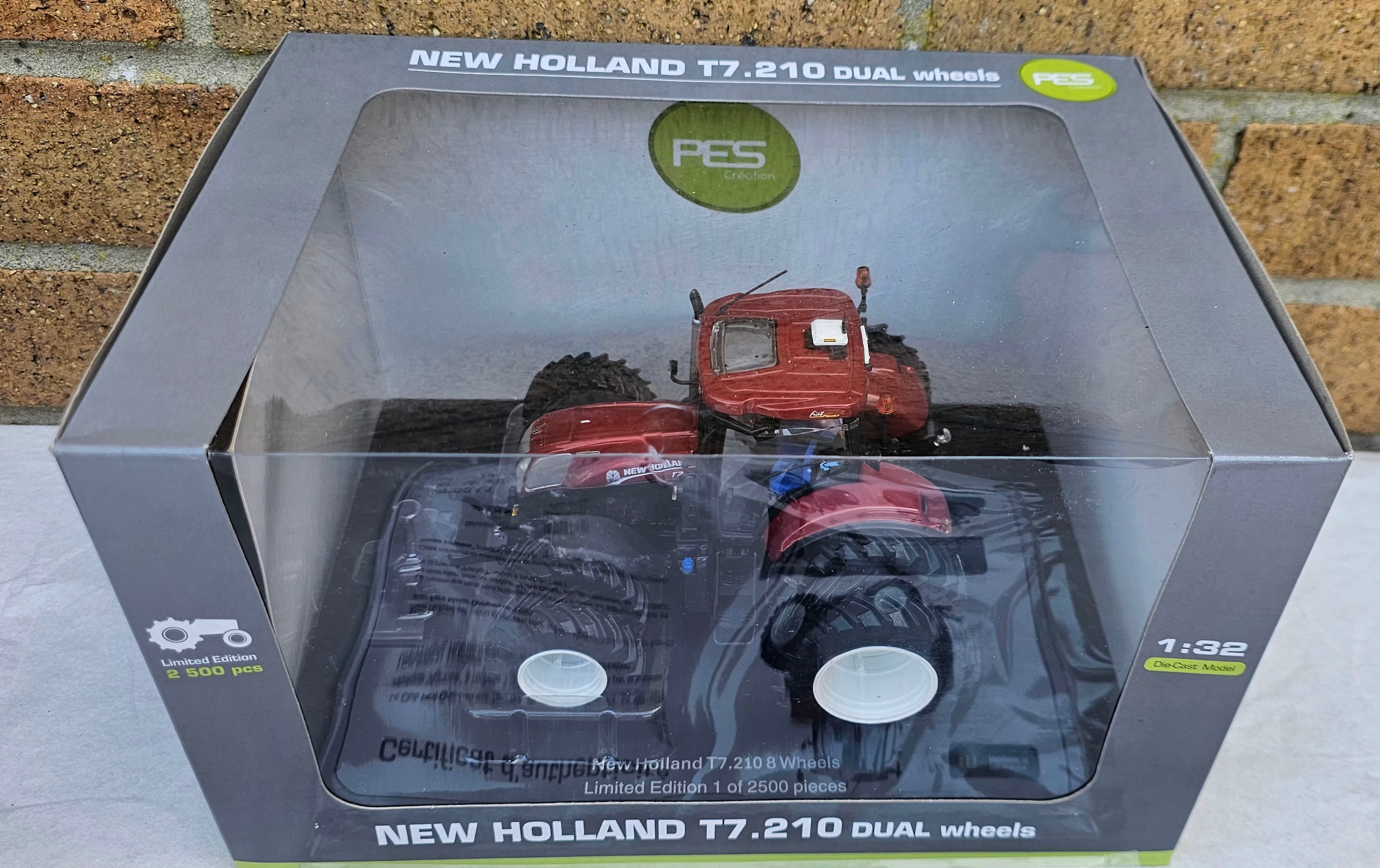 Universal Hobbies New Holland T7.210 Dual Wheels Limited Edition