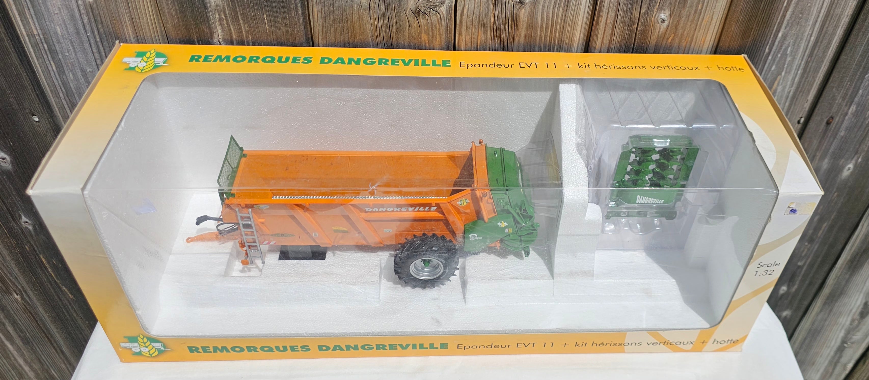 Universal Hobbies Remorques Dangerville Manure Spreader