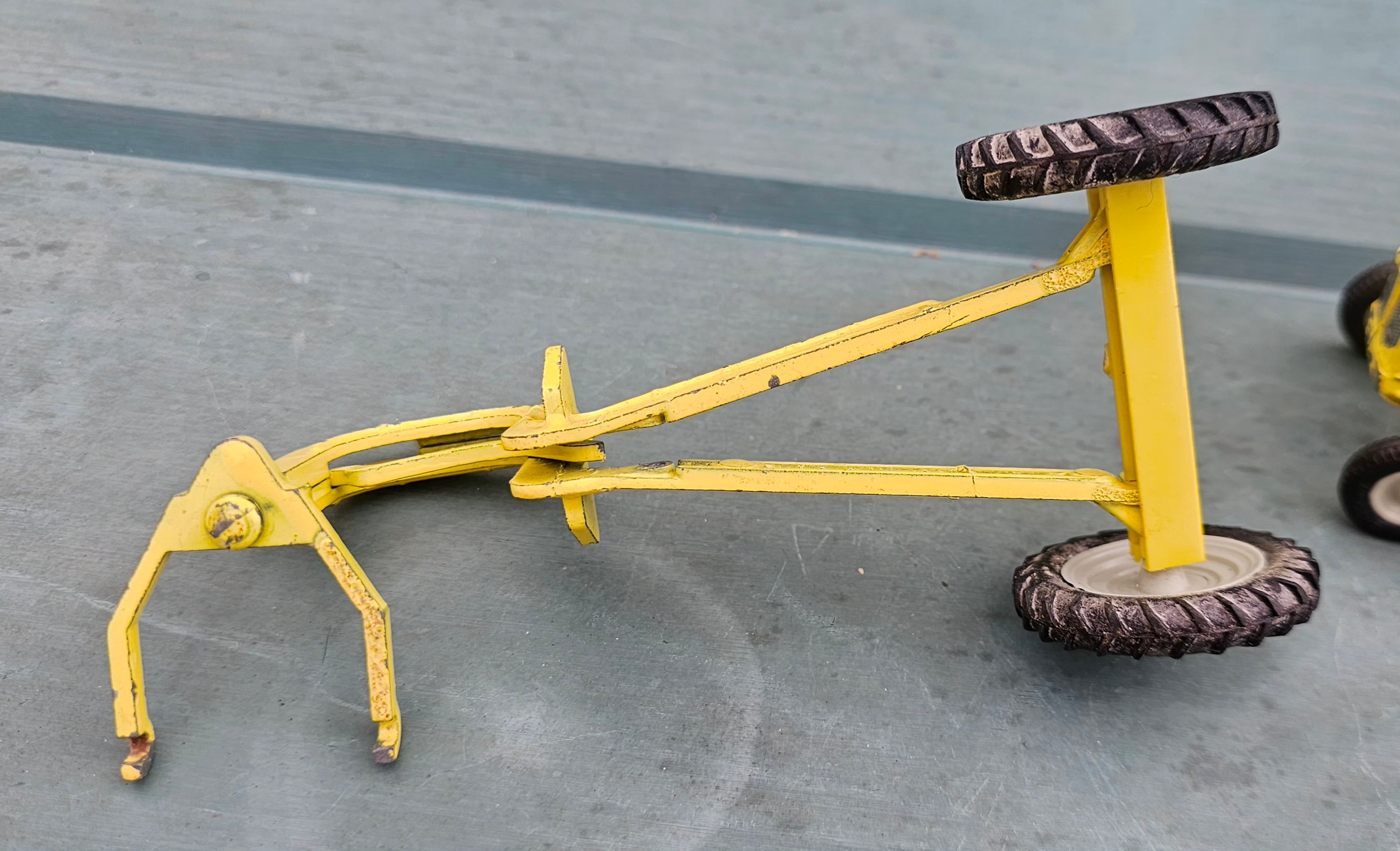 Britains Fordson Major Industrial Yellow With Shawnee Poole Dump Trailer 9630