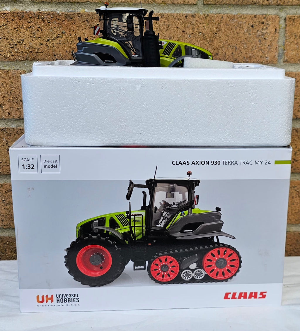 Universal Hobbies Claas Axion 930 Terra Trac Tractor