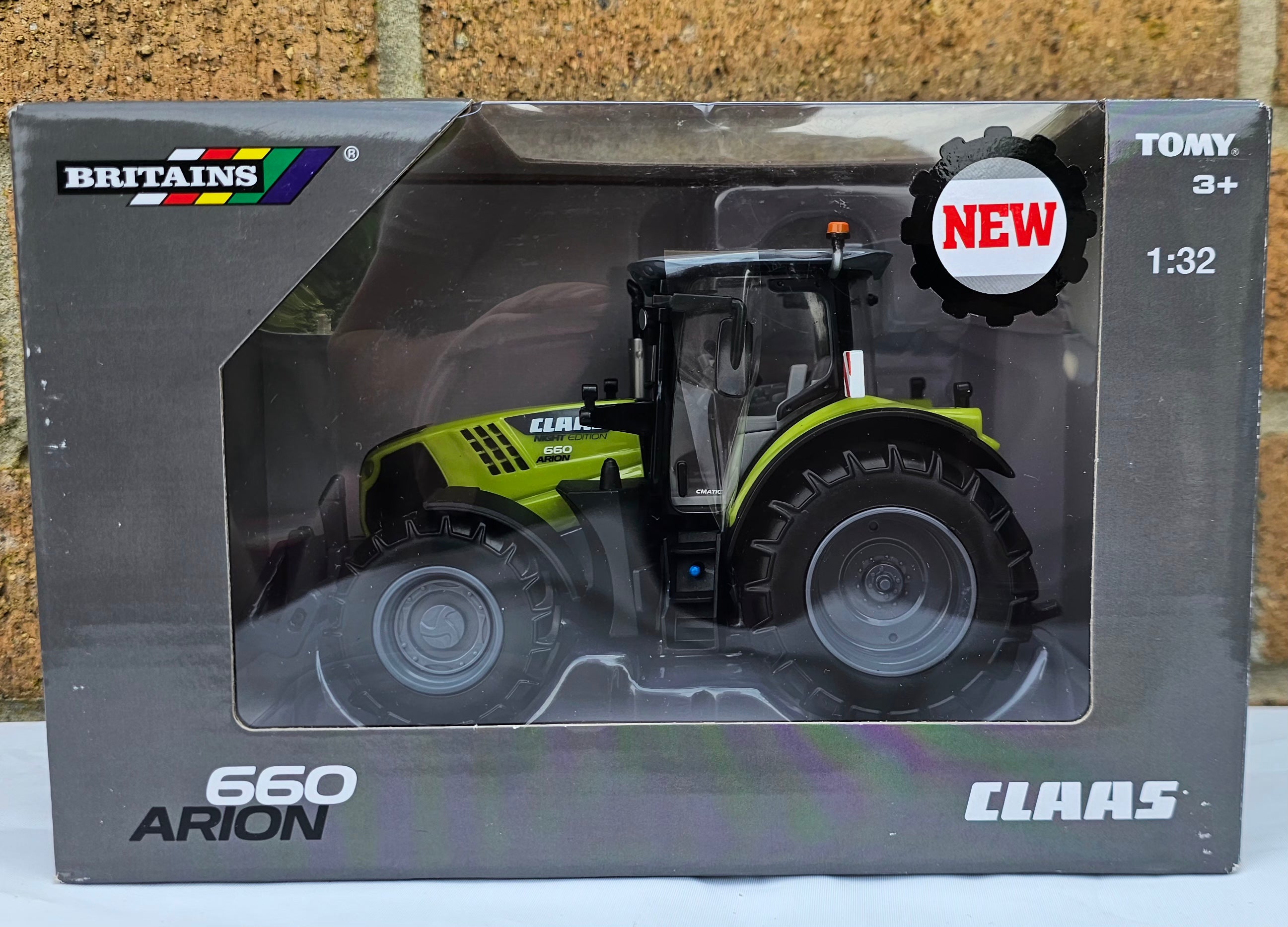 Britains Claas Arion 660 Noght Edition