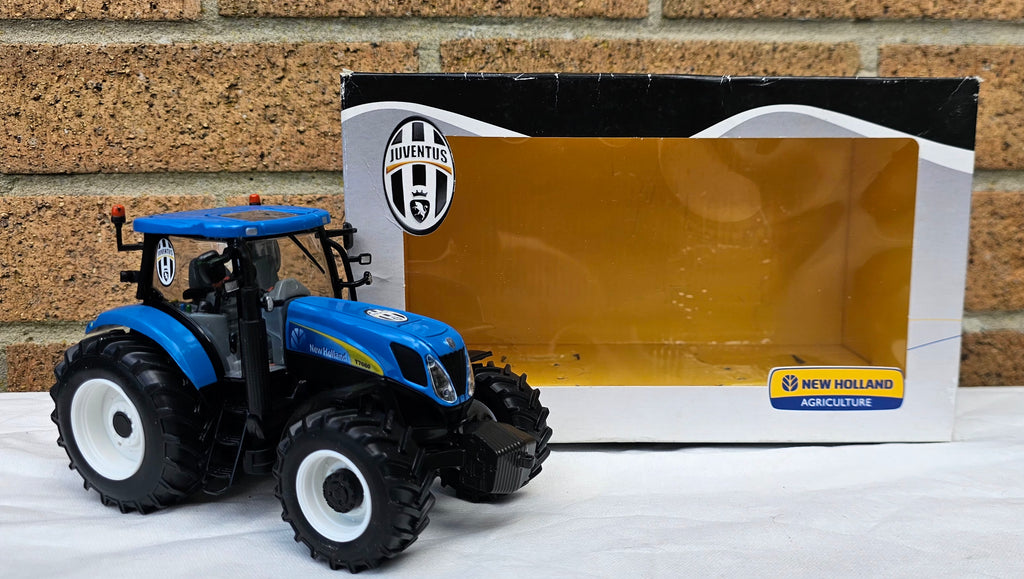 Britains New Holland T7060 Juventus Tractor