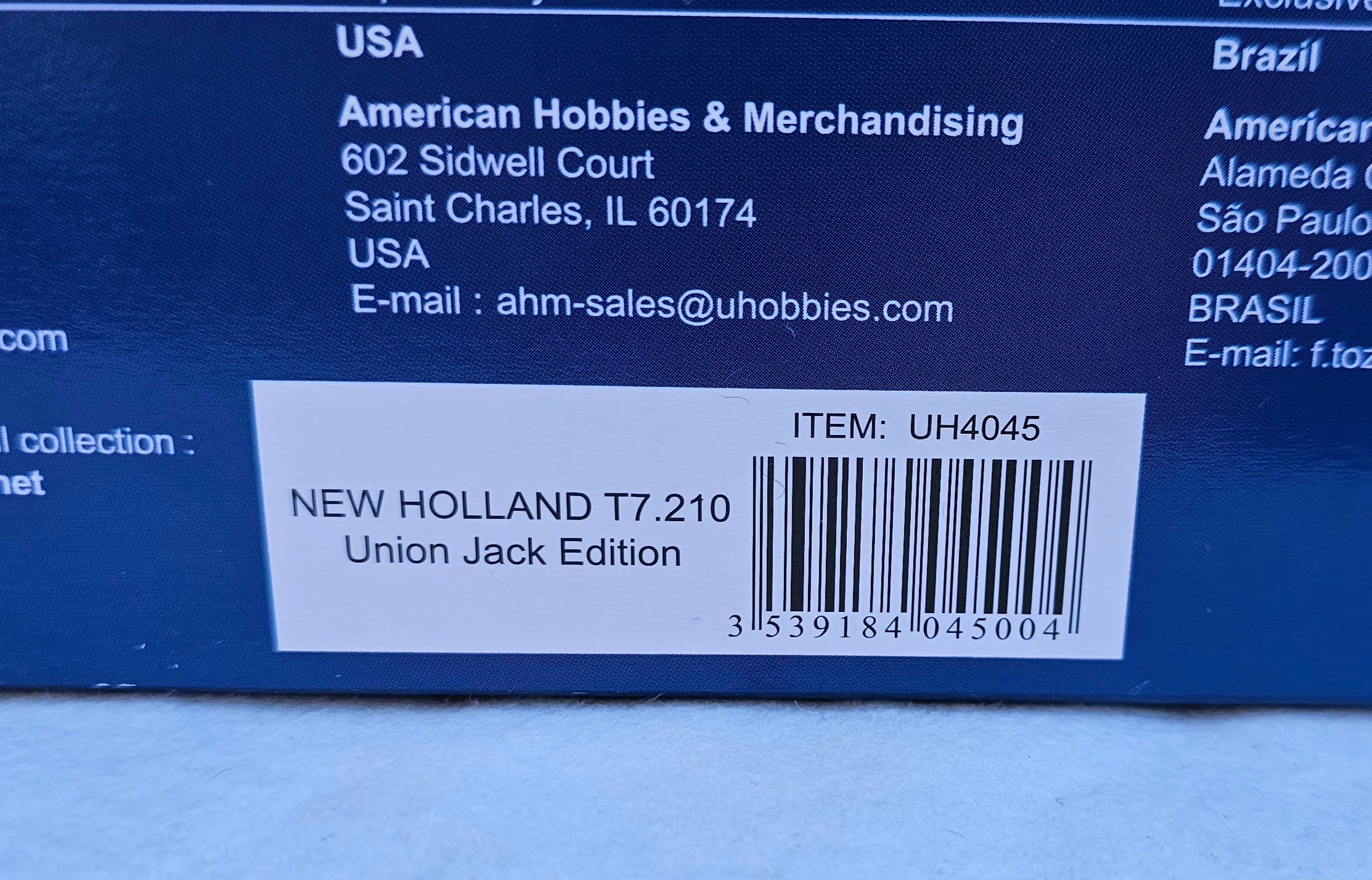 Universal Hobbies New Holland T7.210 Tractor Union Jack Edition