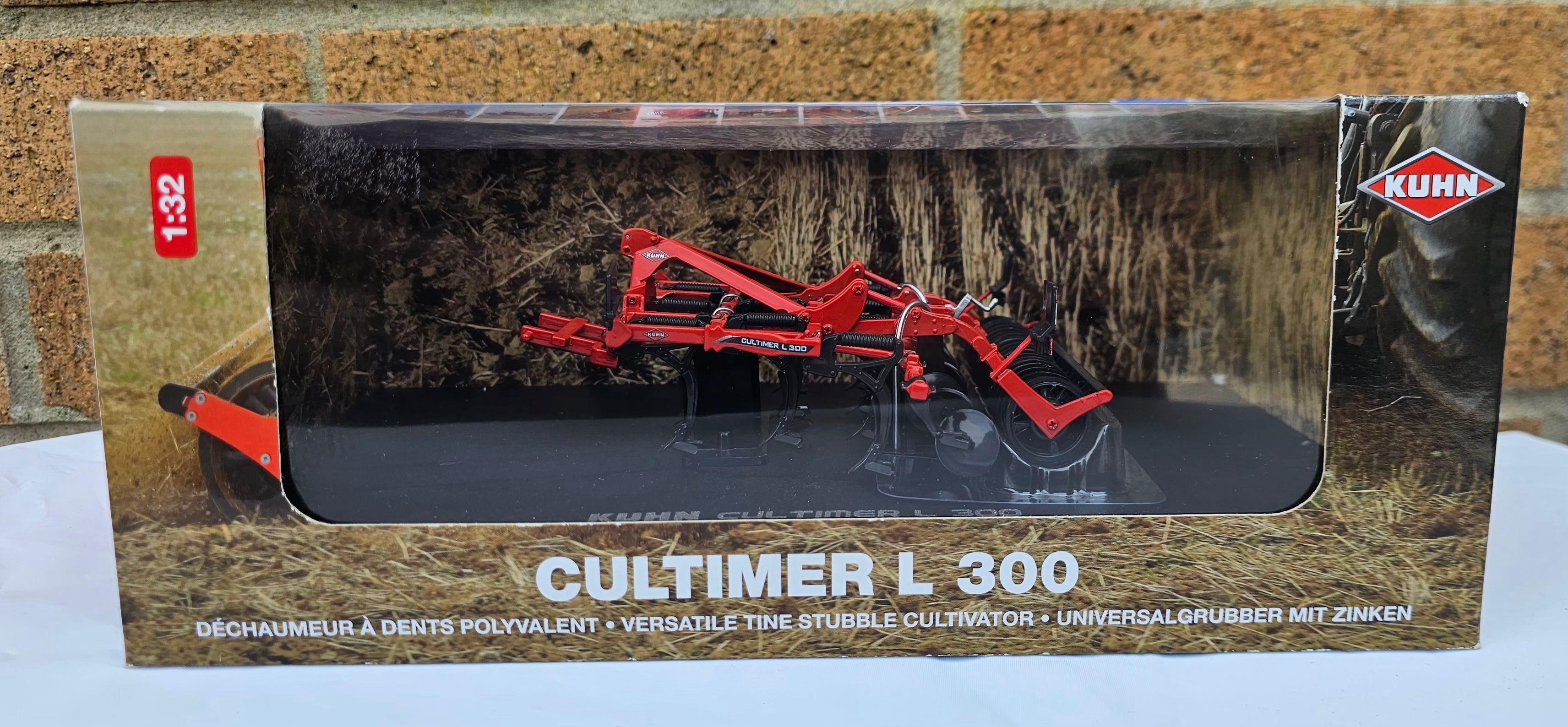 Universal Hobbies Kuhn Cultimer L 300 UH5214
