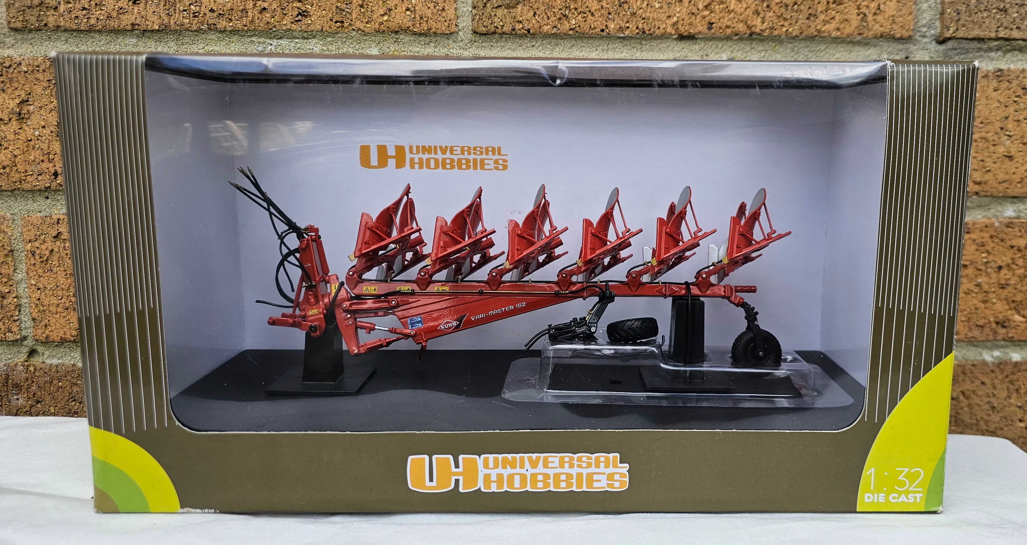 Universal Hobbies Kuhn Vari Master 182 Plough UH2786