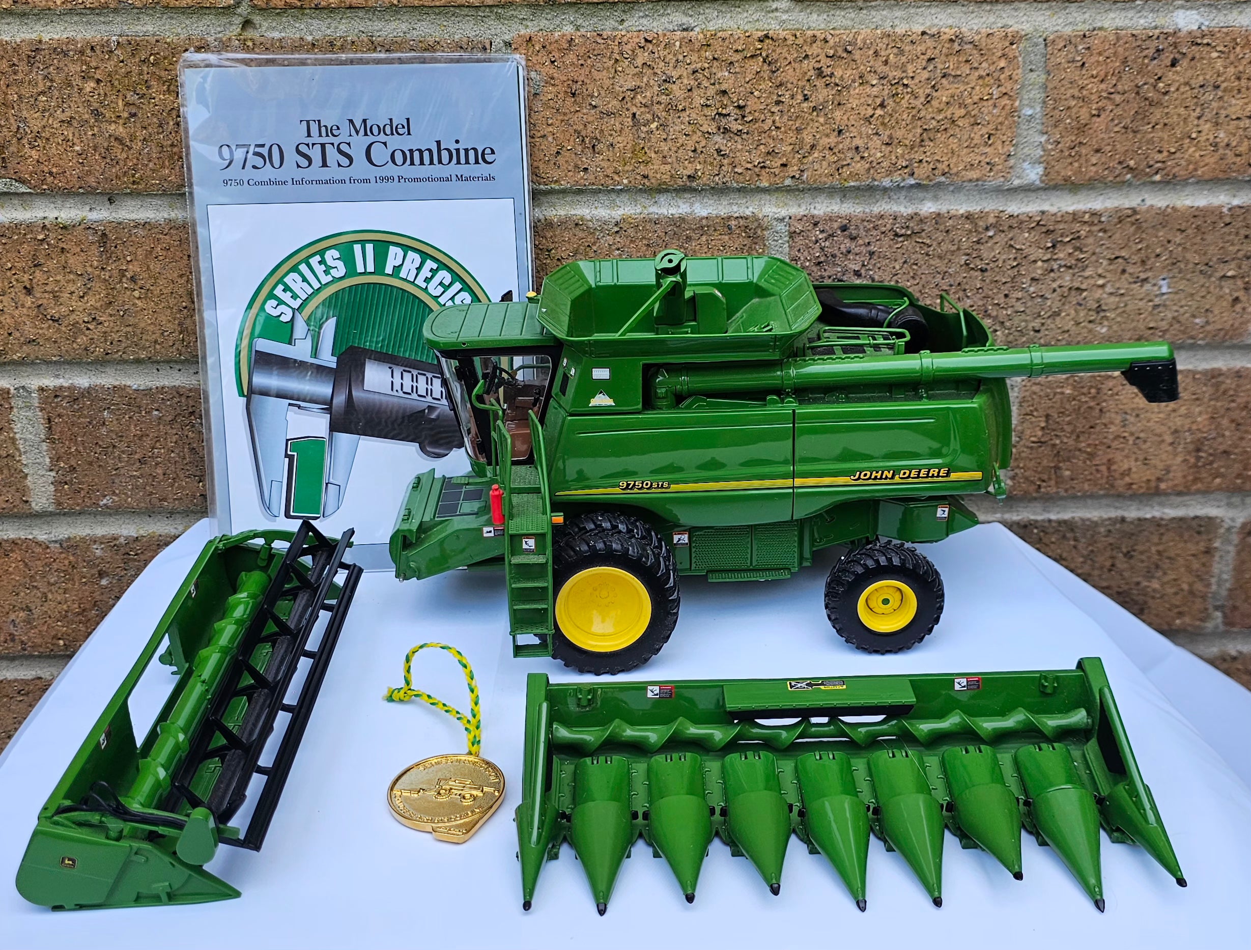 Ertl Precision John Deere 9750 STS Combine