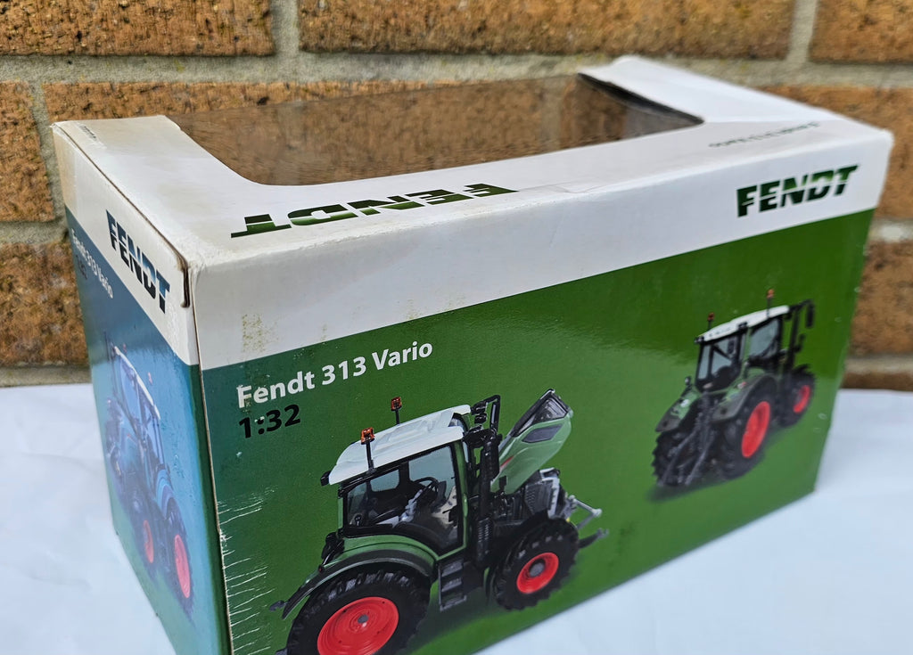 Universal Hobbies Fendt 313 Vario Tractor