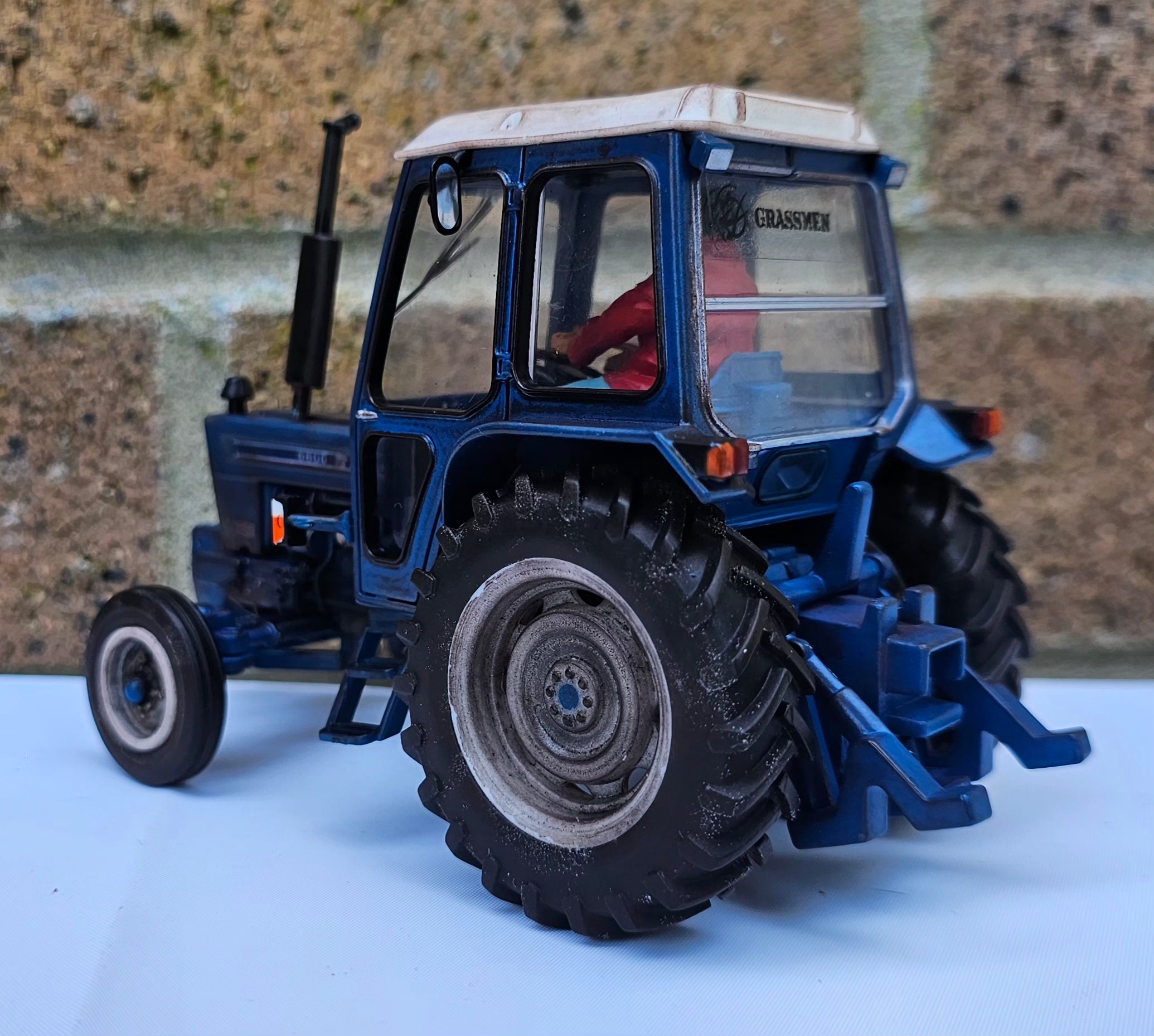 Britains Ford 6600 Tractor Weathered Grassmen Conversion
