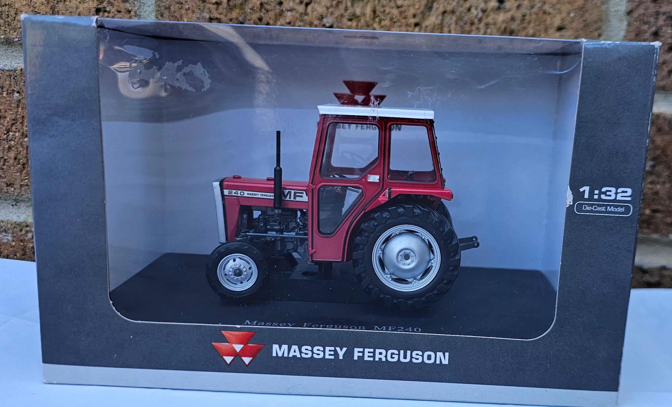 Universal Hobbies Massey Ferguson MF240 Tractor UH4051