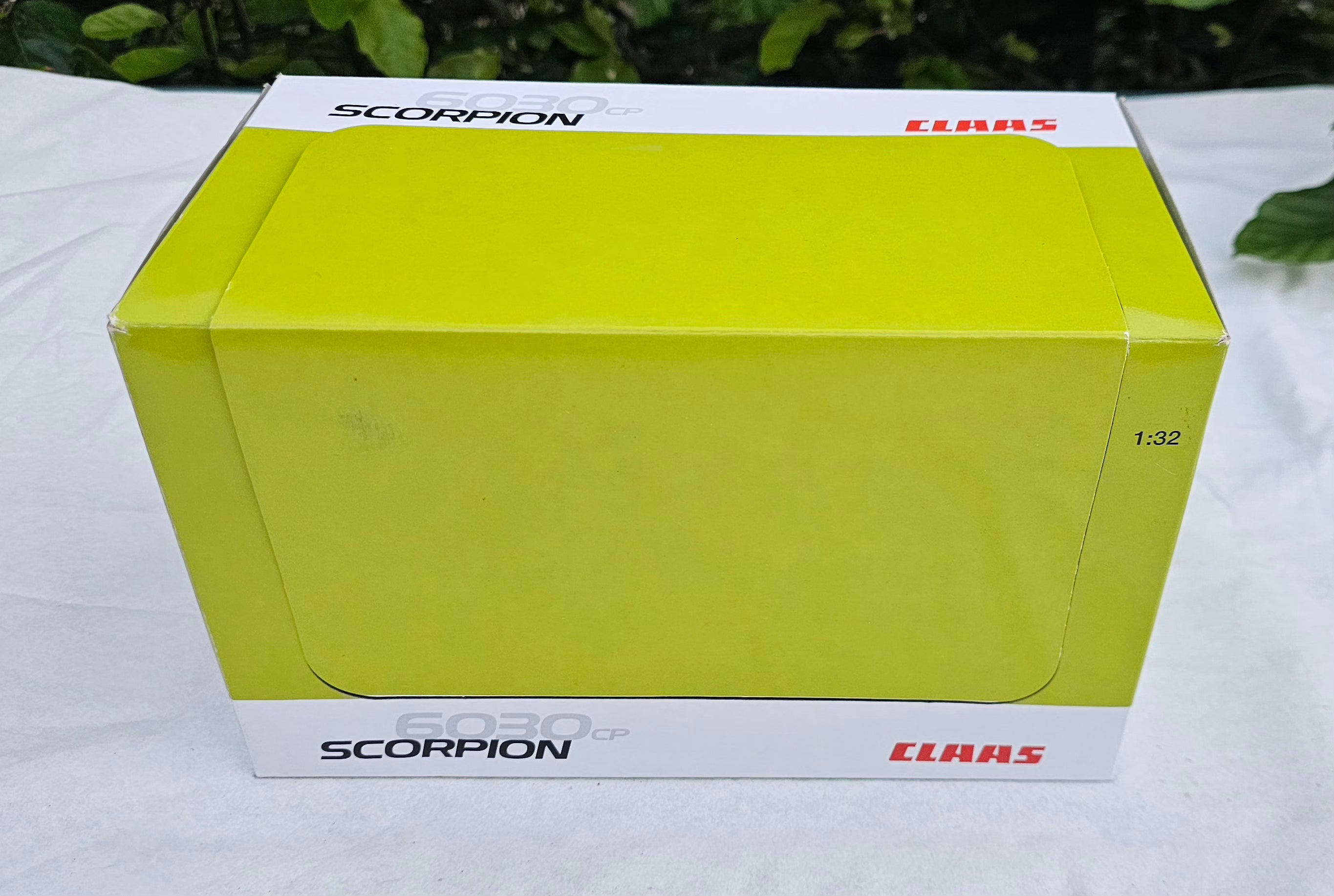 Universal Hobbies Claas Scorpion 6030 CP Telehandler Dealer Box