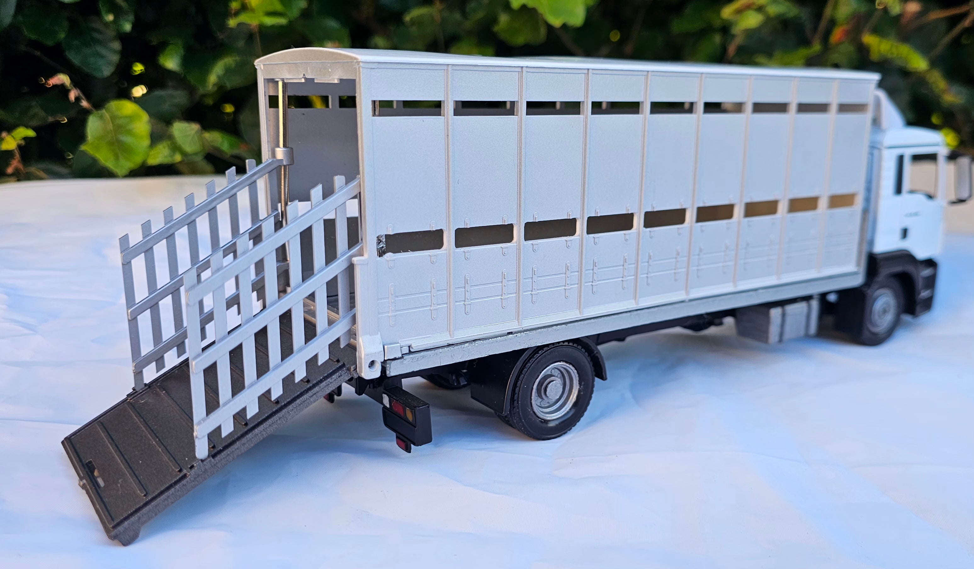 Britains Man Cattle Livestock Lorry Transporter Conversion