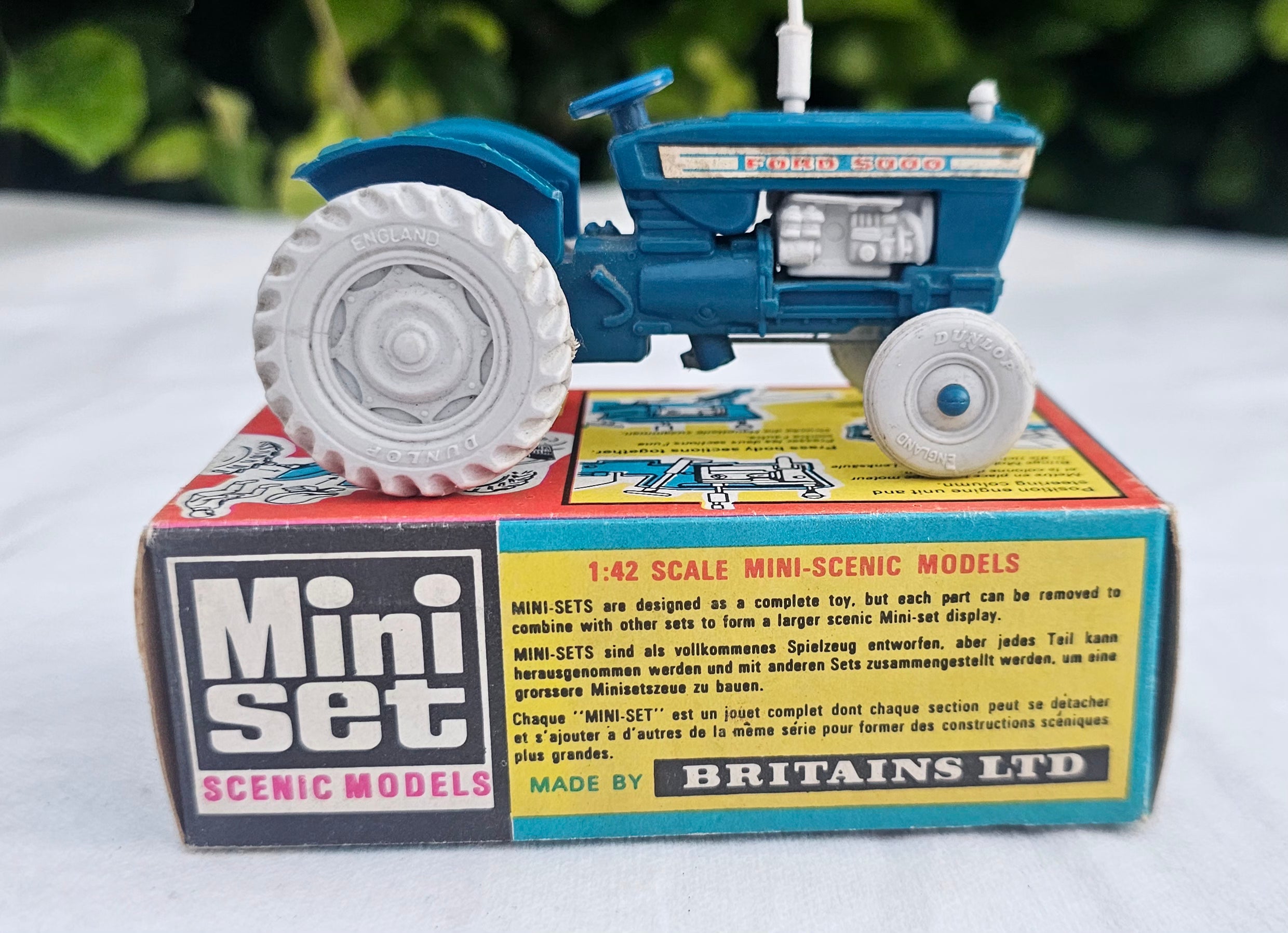 Britains Ford 5000 Tractor Mini Set Kit