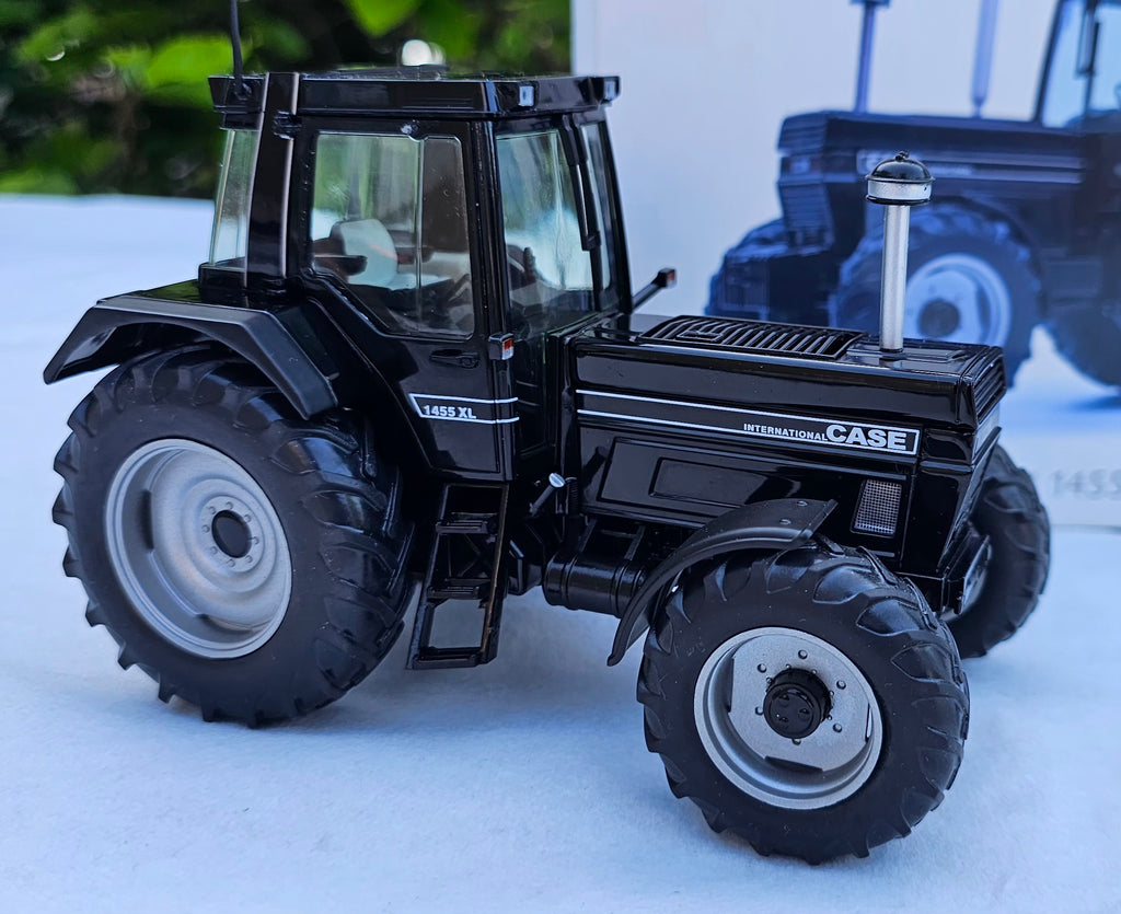 Schuco International Case 1455 XL Tractor