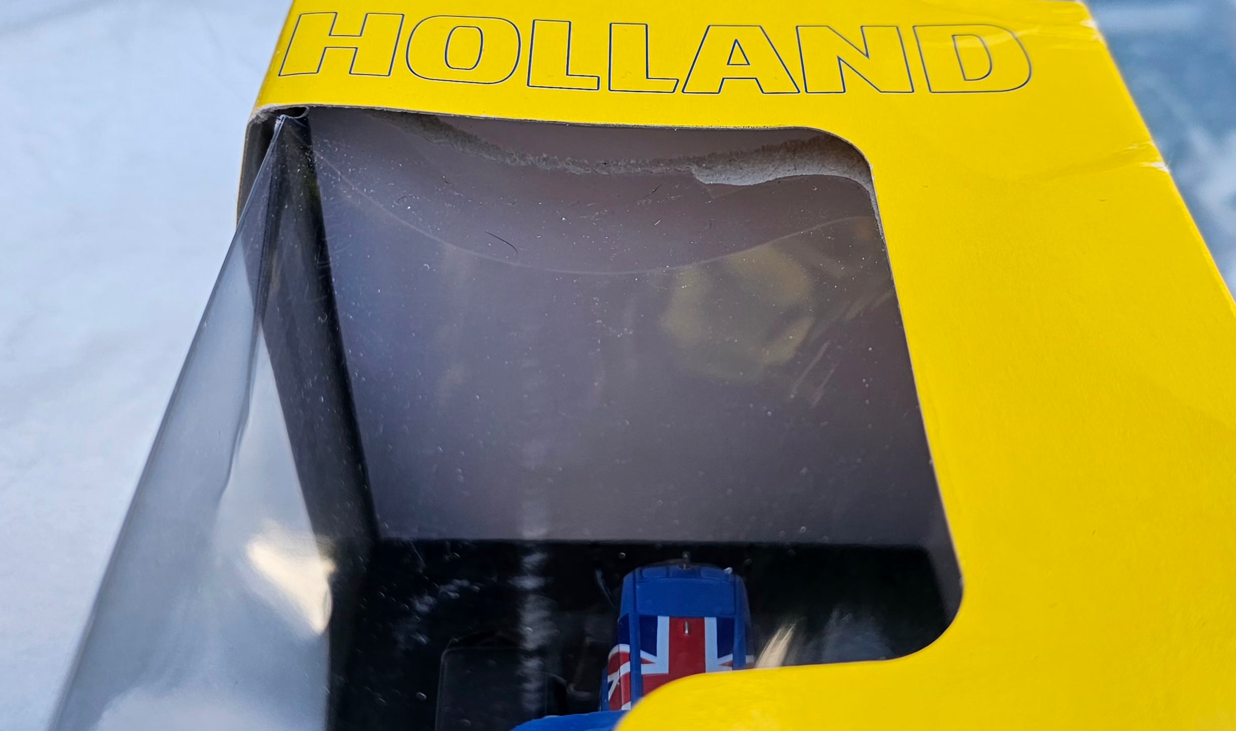 Universal Hobbies New Holland T7.210 Tractor Union Jack Edition