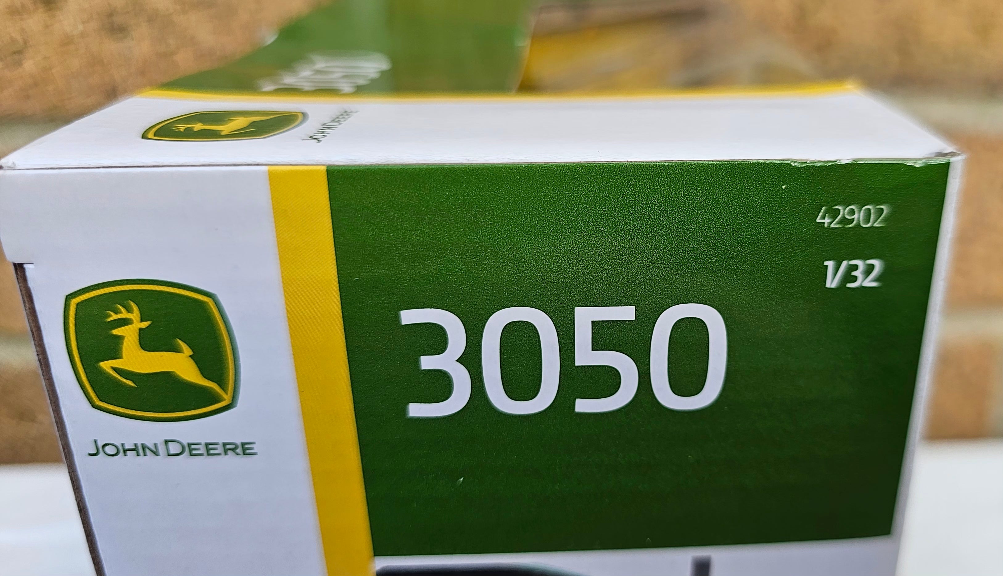Britains John Deere 3050 Tractor 4WD 42902