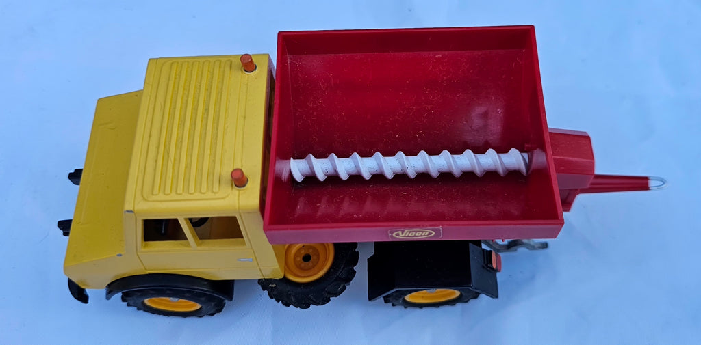 Britains Unimog & Vicon Spreader Conversion