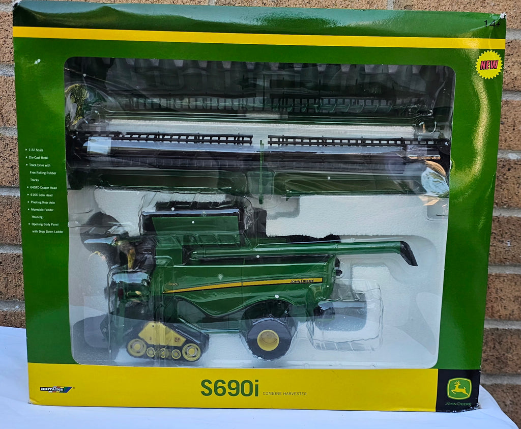 Britains John Deere S690i Combine